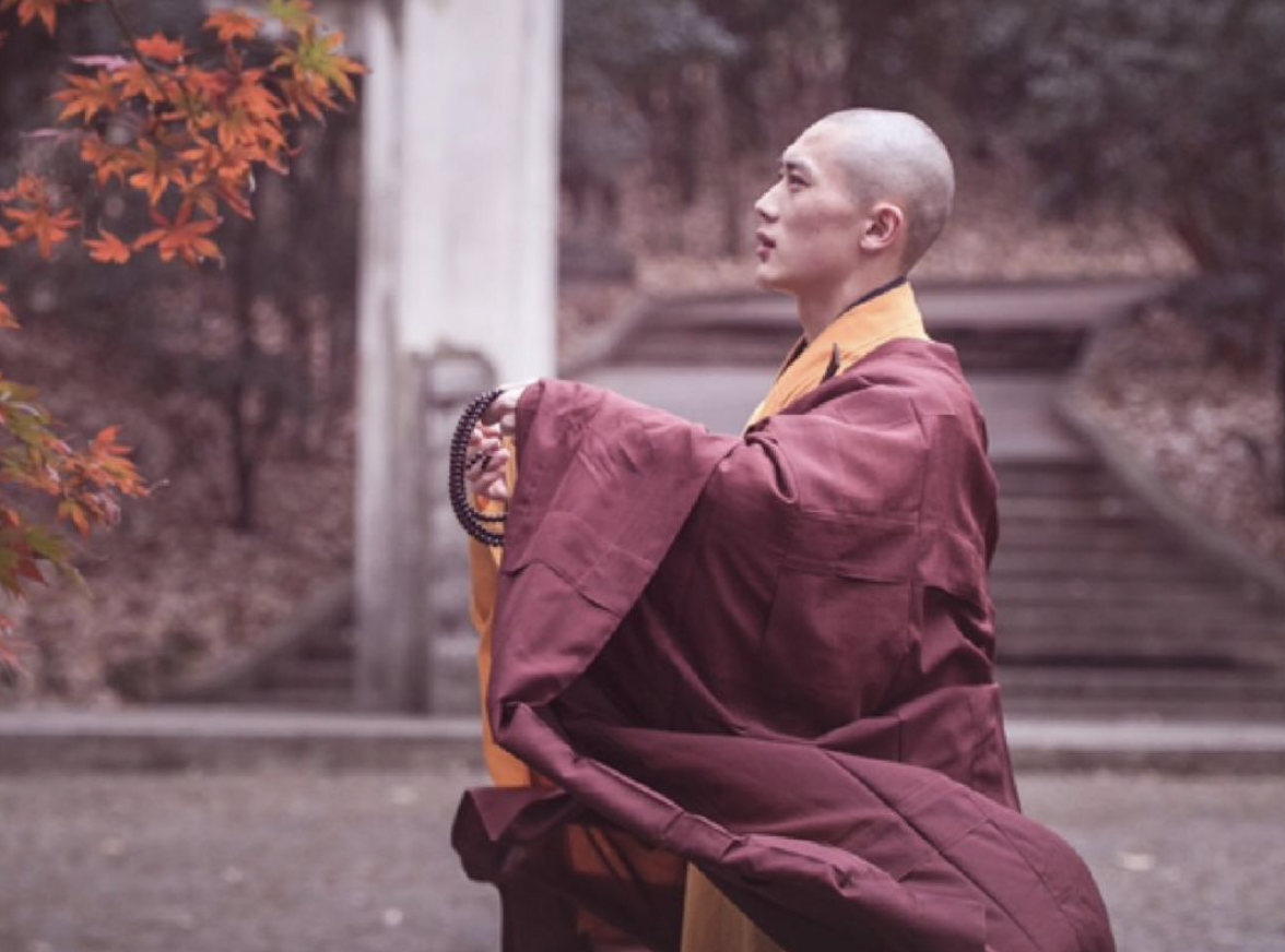 中國靈谷寺的持善法師有著超高顏值。（翻攝自微博）