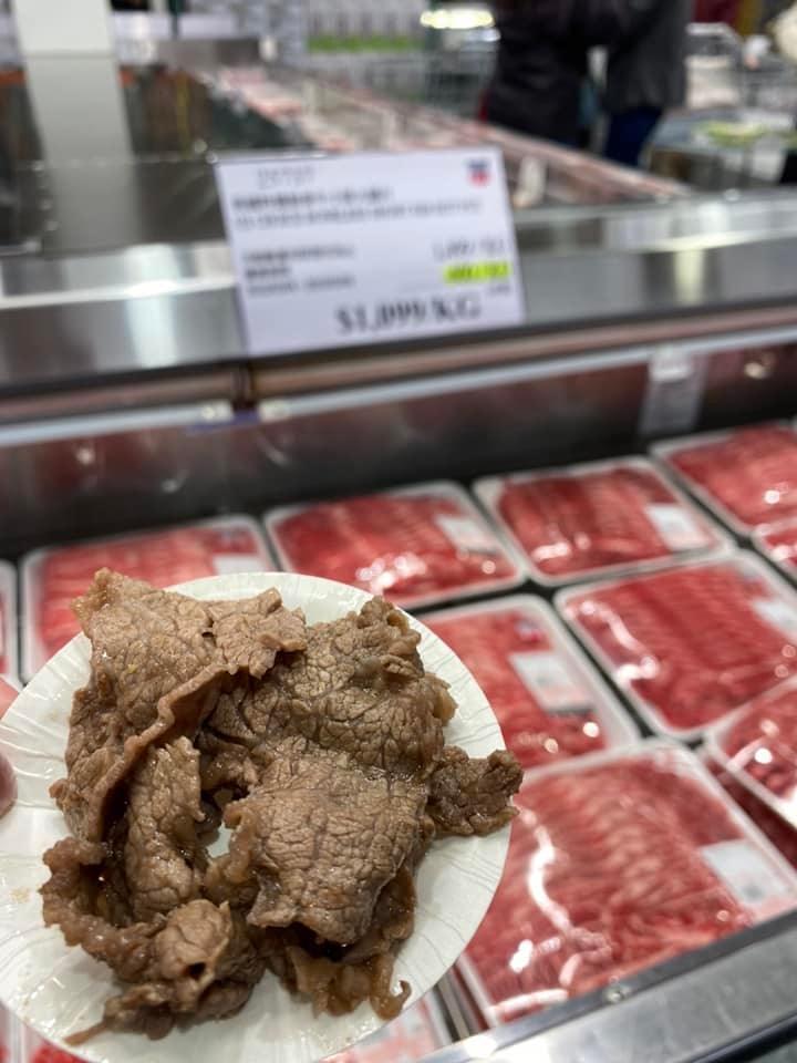 好市多會員分享嘉義店試吃份量給得很大方,其他網友也上傳照片稱讚很有誠意。(翻攝自臉書Costco好市多 商品經驗老實說)