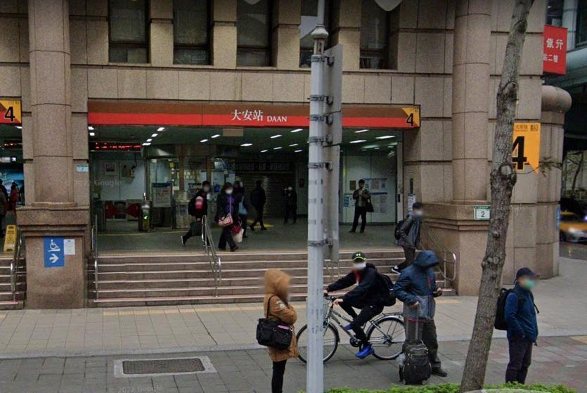 捷運大安站今（16日）早發生轉轍器故障，班距一度拉長16分鐘。（翻攝自Google maps）