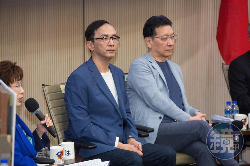 有不具名常委在會上開幹趙少康（右），對此國民黨主席朱立倫沒有表達意見。（本刊資料照）