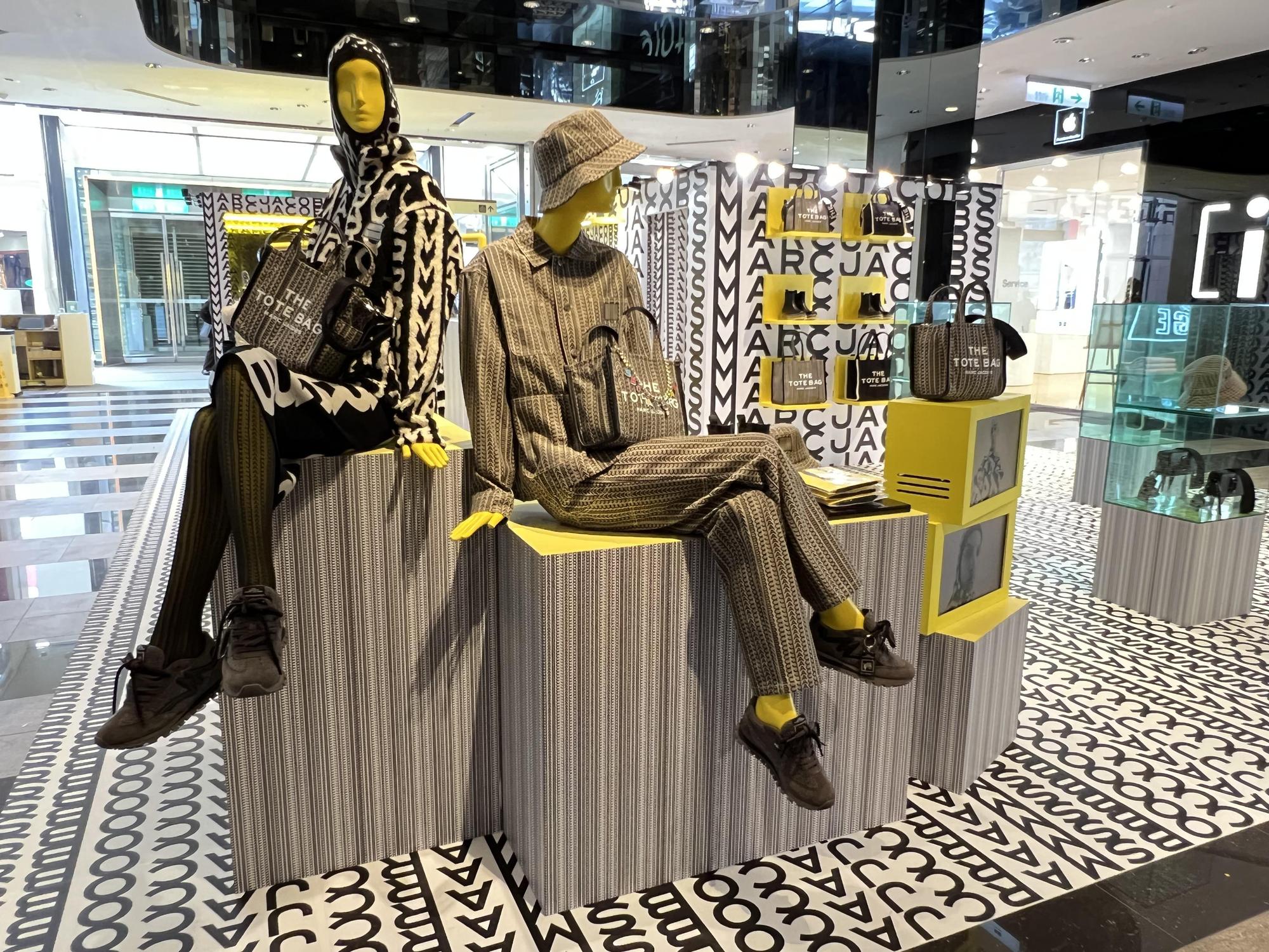 Marc Jacobs Monogram Pop up Store開設至下個月5日。(俊思提供)
