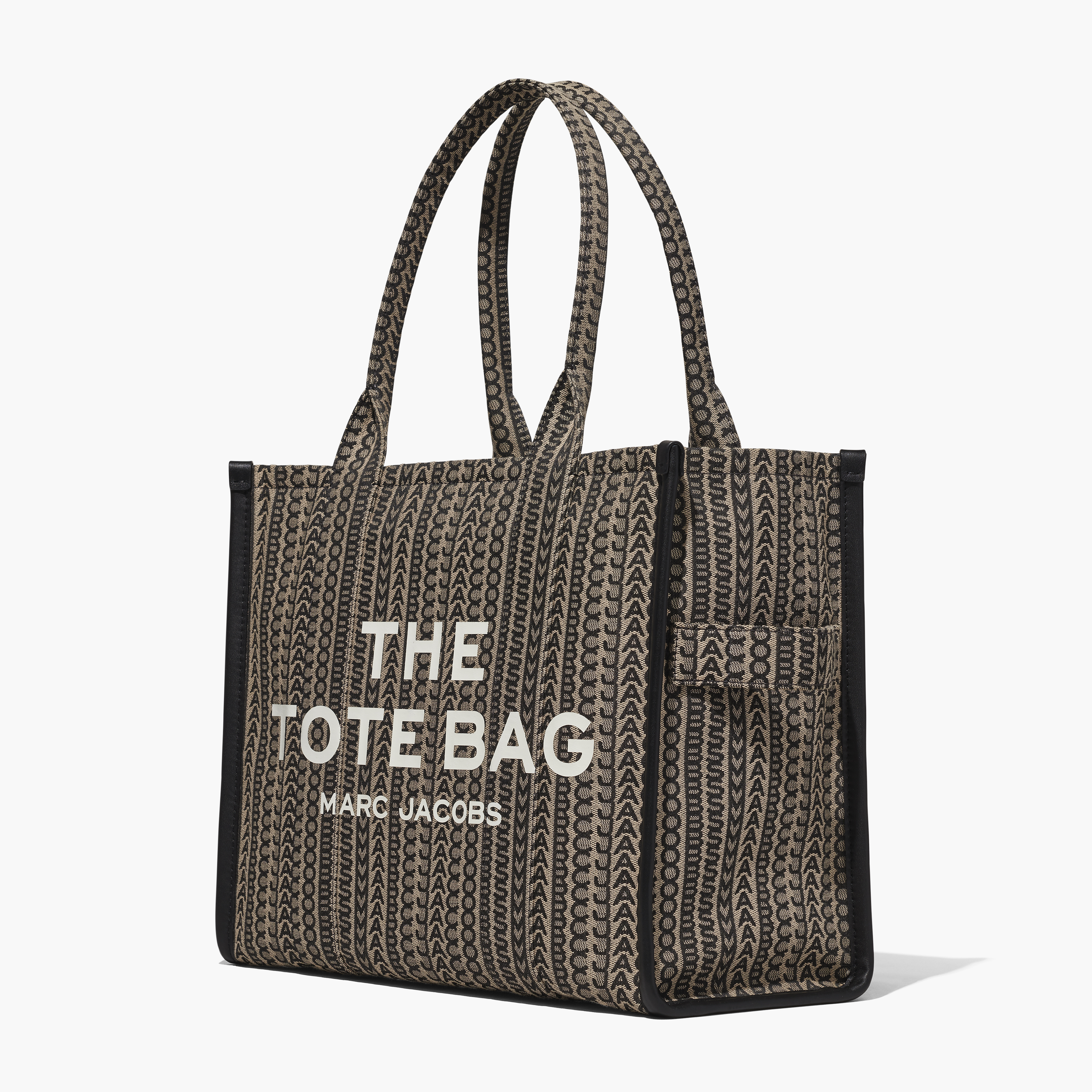 Marc Jacobs灰黑Monogram細紋緹花帆布The Tote Bag。NT$16,900（俊思提供）