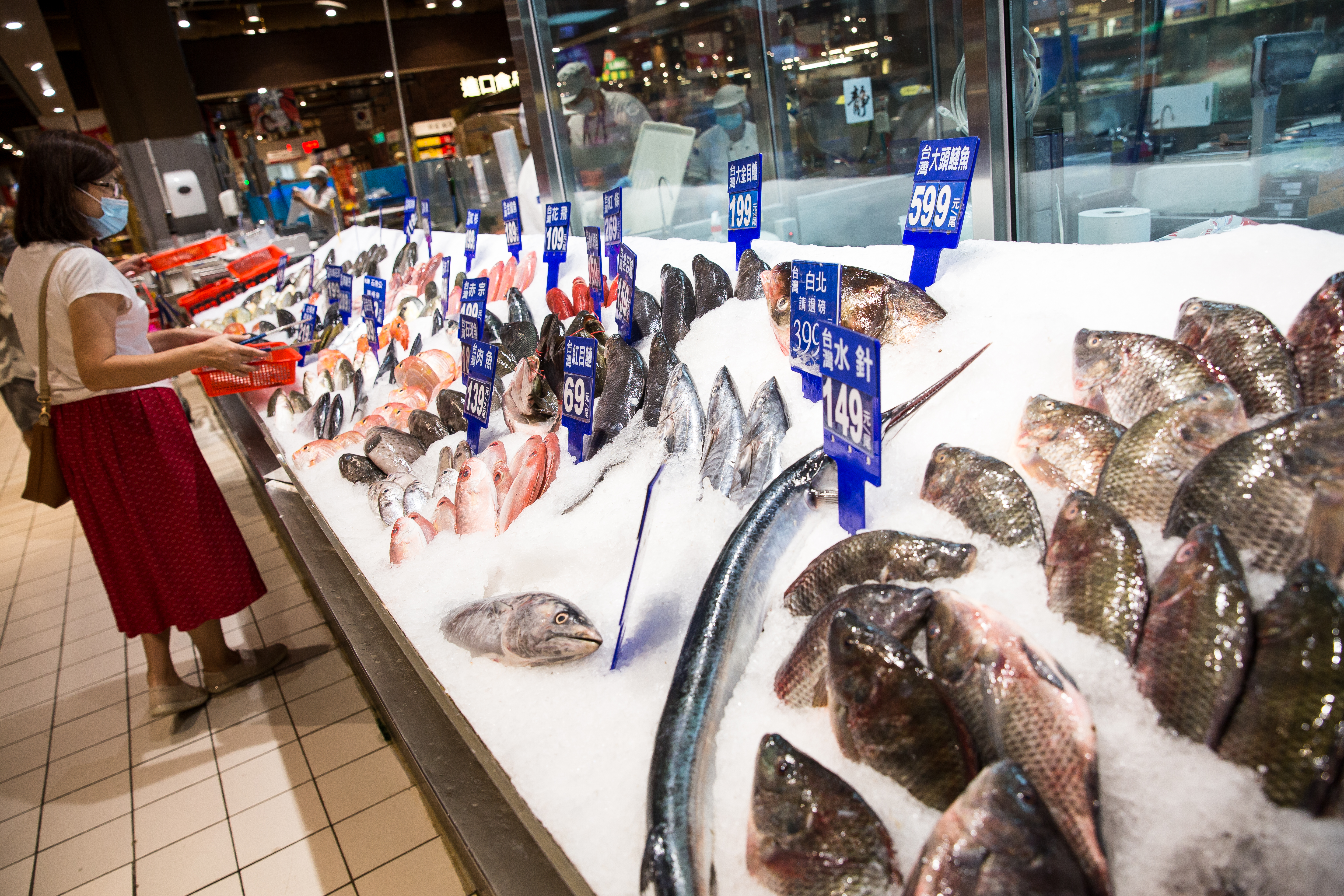 日本加重對俄羅斯的制裁，目前已確定當局將取消最惠國優惠，並提高螃蟹、海膽等俄國進口水產的關稅。（示意圖，本刊資料照）