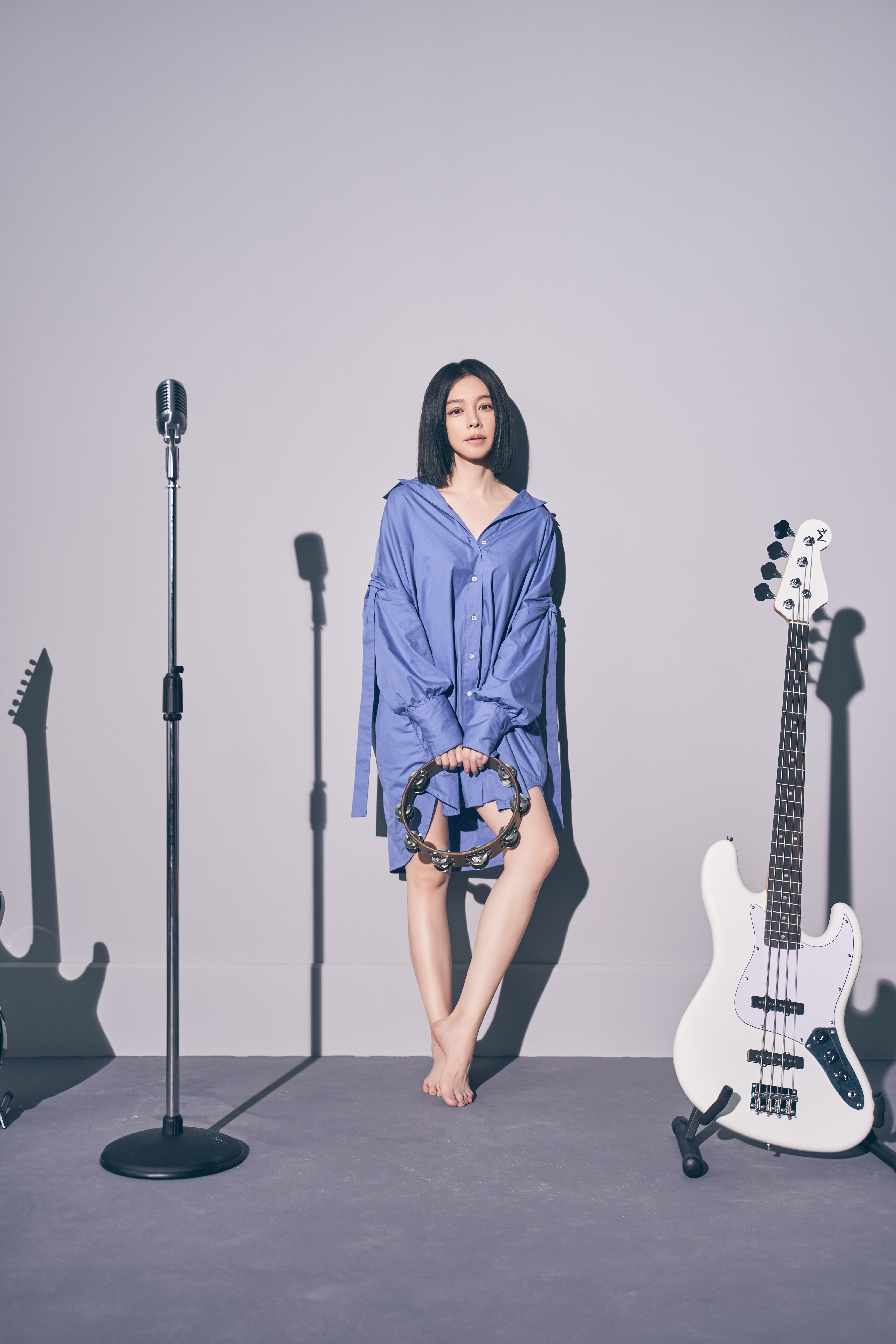 MV回歸初心，清新簡單造型突顯Vivian凍齡美貌，而劇場式MV展現專業精準演技。（索尼音樂提供）