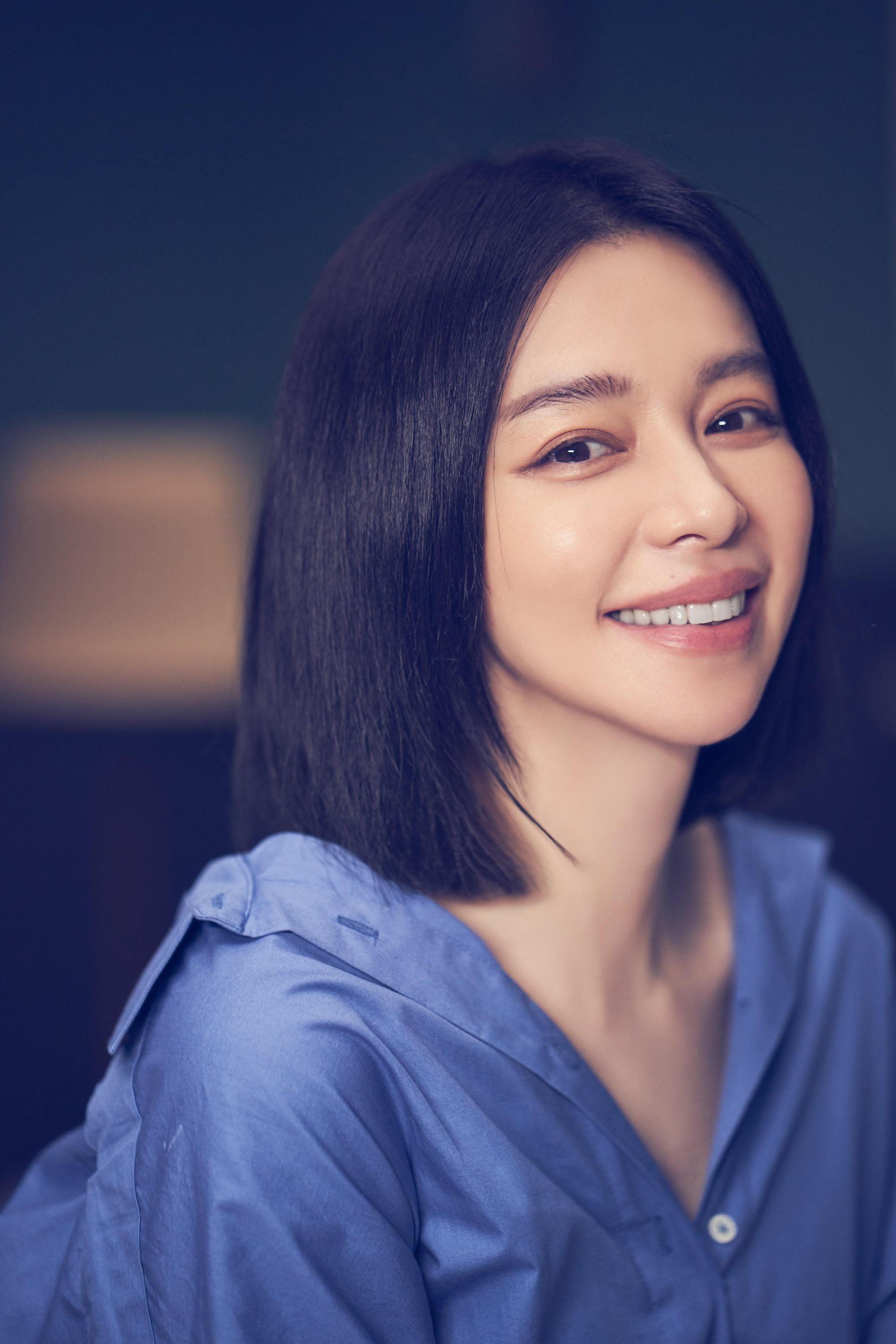 眾多代言廠商力挺Vivian，加碼提供價格不菲追夢按摩椅供抽獎，Vivian大呼感動。（索尼音樂提供）
