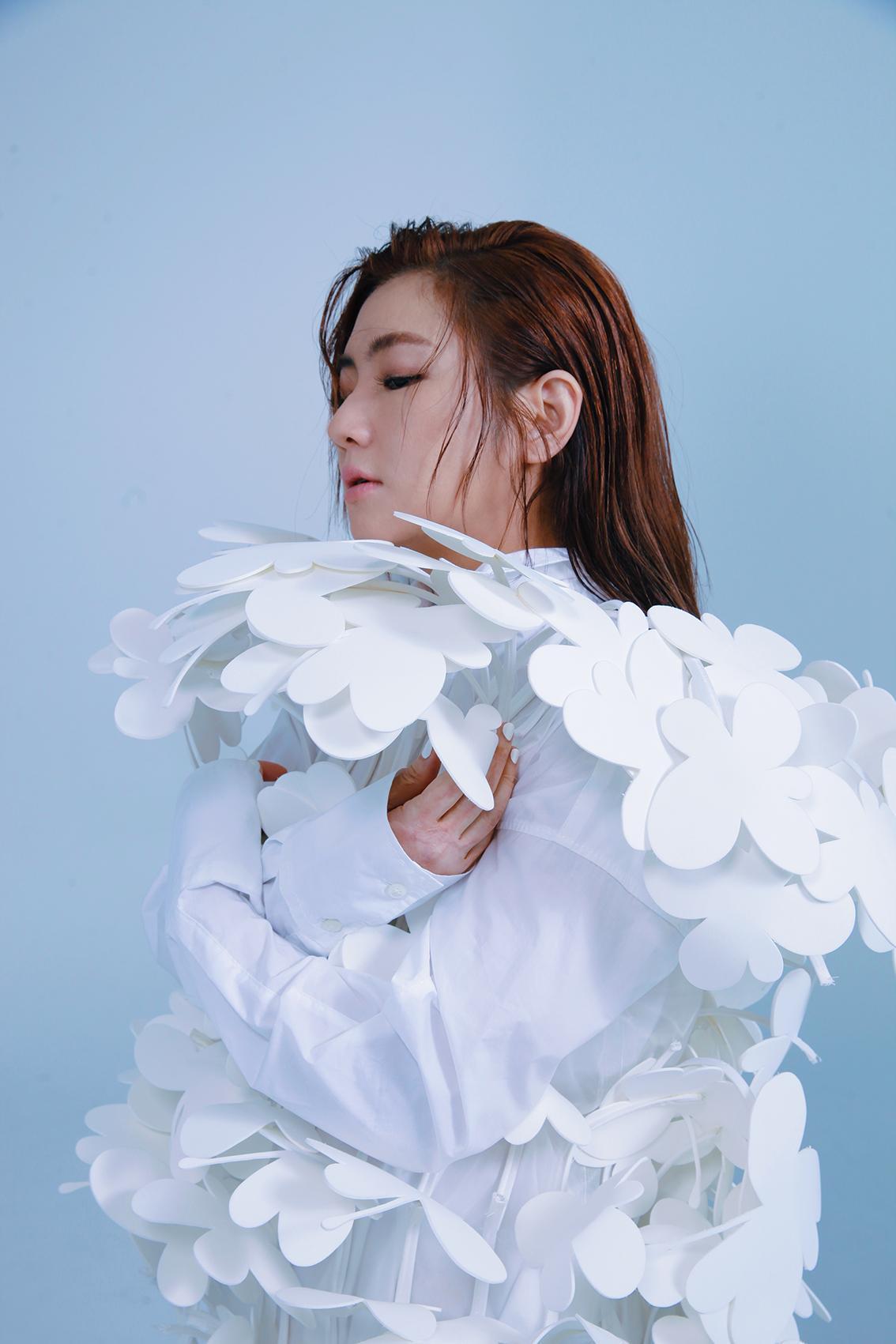 自承膽小的Selina，挑戰跳出舒適圈，接下不一樣的工作。（任真美好提供）