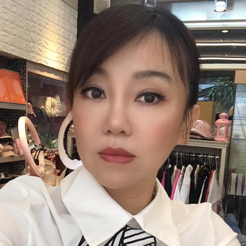 佩真因為和澎恰恰合作賣泡菜，借了他46萬元。（翻攝自佩真臉書）