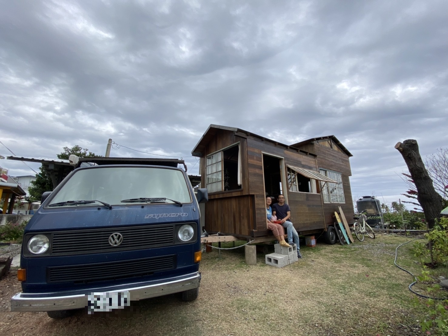 用車子慢慢把這間迷以你屋運送過來。