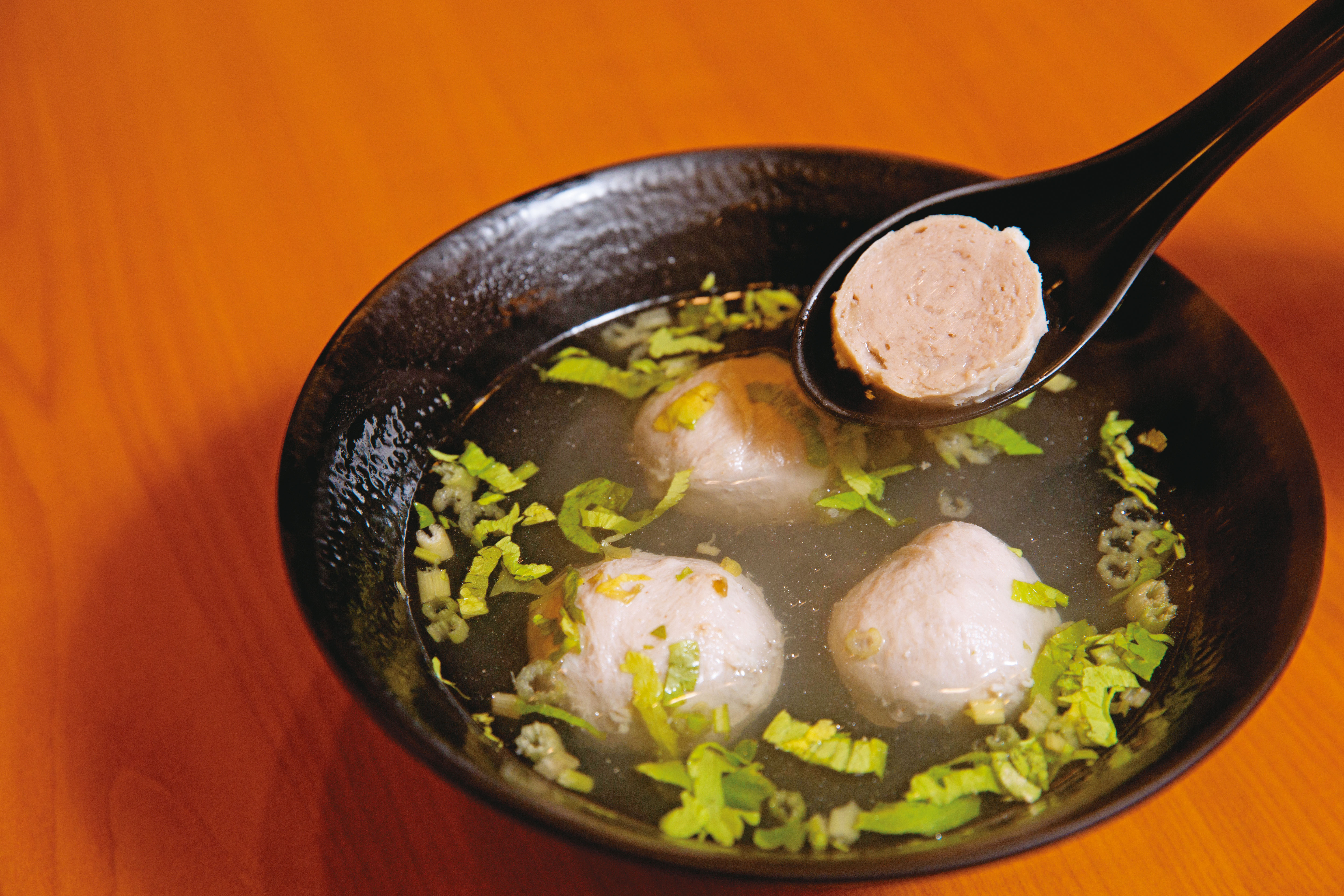 海瑞使用豬後腿肉製成原味摃丸，吃來Q脆有嚼勁。（600g，200元／包）
