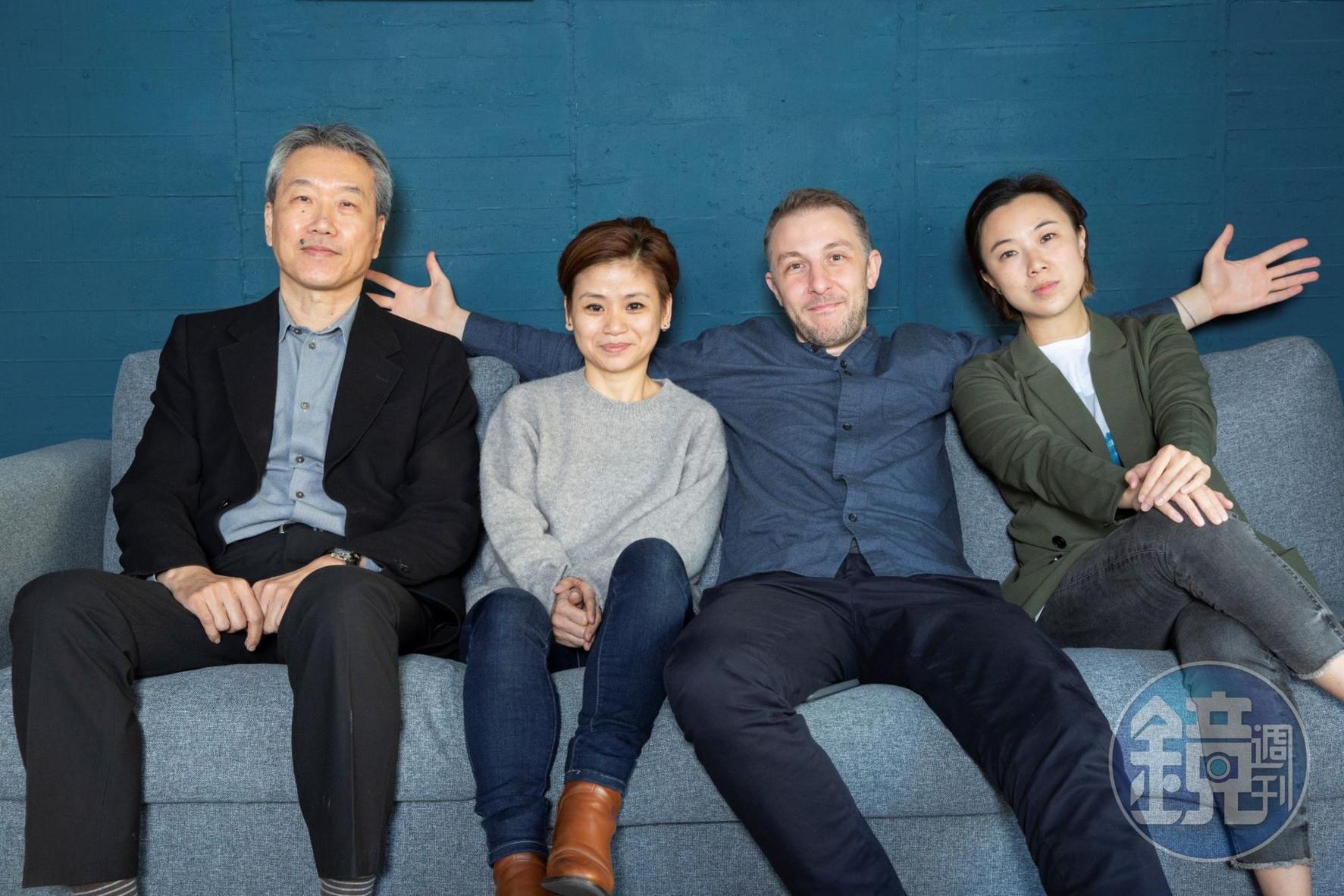 《為了國家》幕後製作團隊陣容堅強,包括導演哈希德阿米(右2)、製片馬君慈(右1)和監製馬天宗(左1),吸引政府單位投資,左2為文策院內容策進處國際合資組組長唐翊雯。