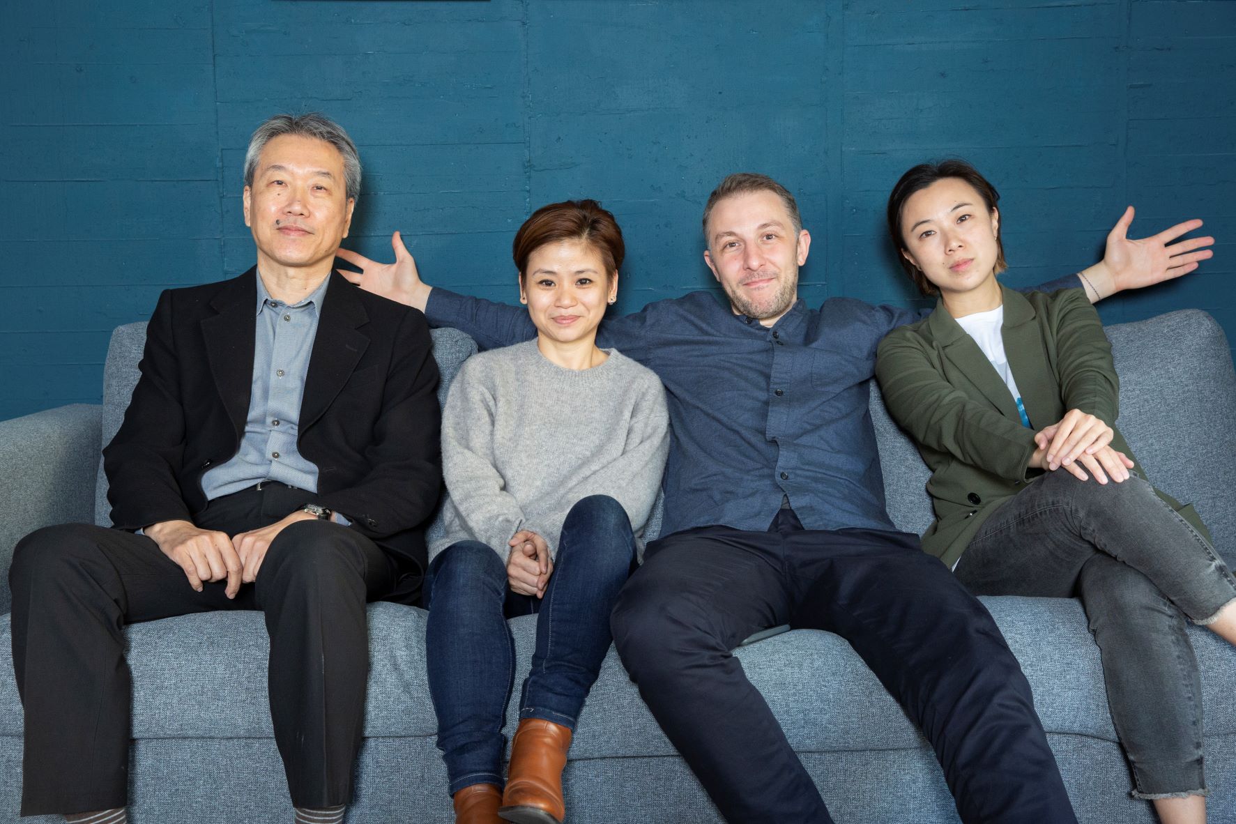 《為了國家》幕後製作團隊陣容堅強，包括導演哈希德阿米（右2）、製片馬君慈（右1）和監製馬天宗（左1），吸引政府單位投資，左2為文策院內容策進處國際合資組組長唐翊雯。