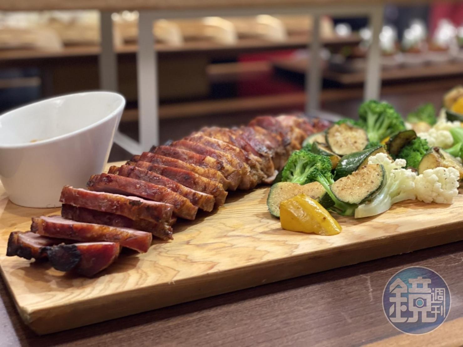 「2021+桃園地景藝術節」席開的「桃園宴」餐會，食材皆來自桃園，主題呈現在地可食的風土味道。