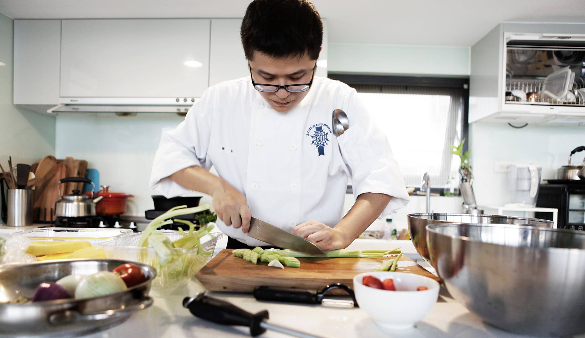 私廚「丁廚房」主廚丁偉鴻的料理，關注桃園食農議題。（C house溪房子提供）
