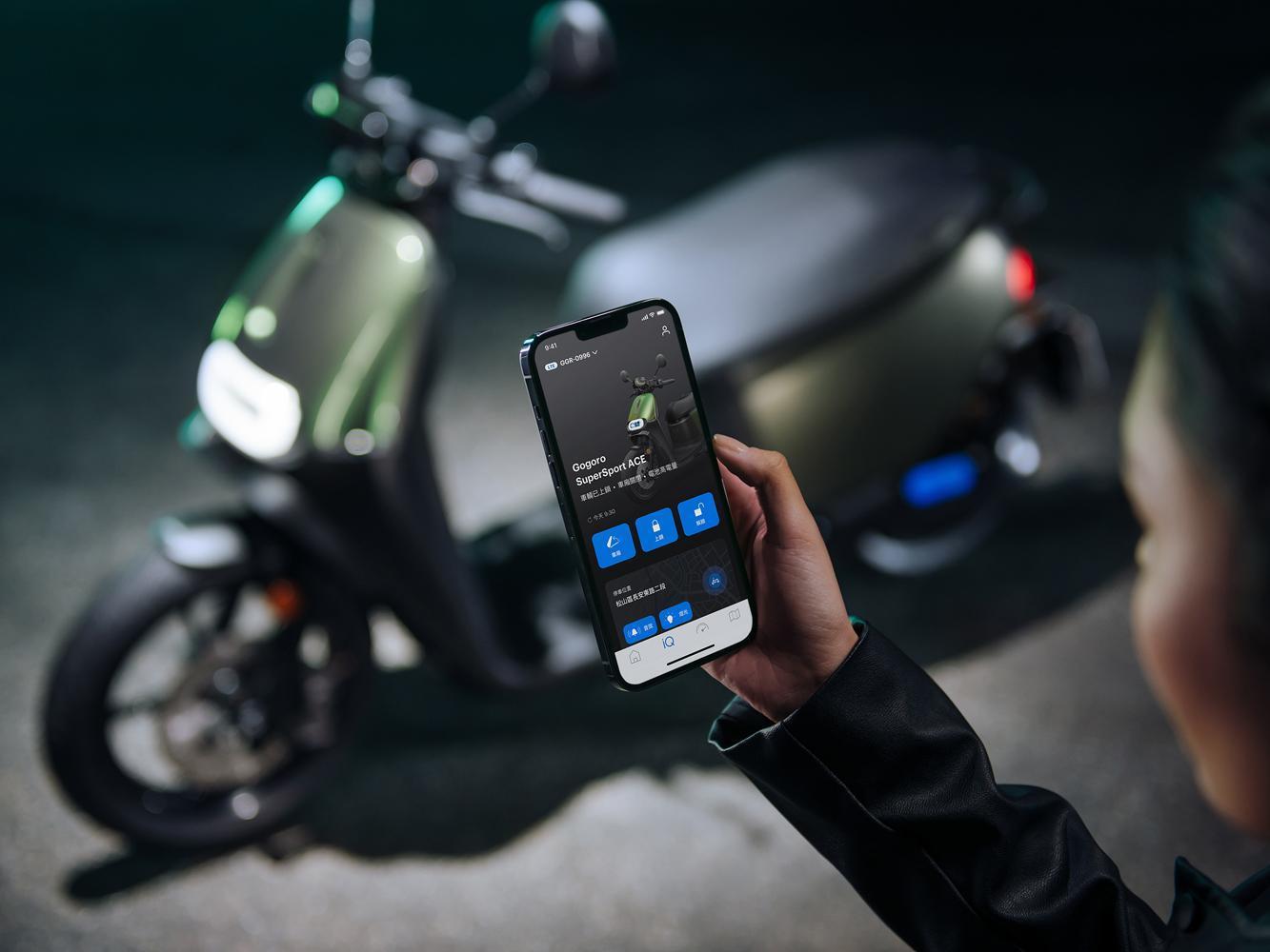 LTE 智慧遠端連網服務可透過 Gogoro App，不論身處何地，皆可提供 24 小時主動訊息通知、遠距指令與控制、和即時連線的車況檢查，滿足車主日常生活會遇到的使用情境。