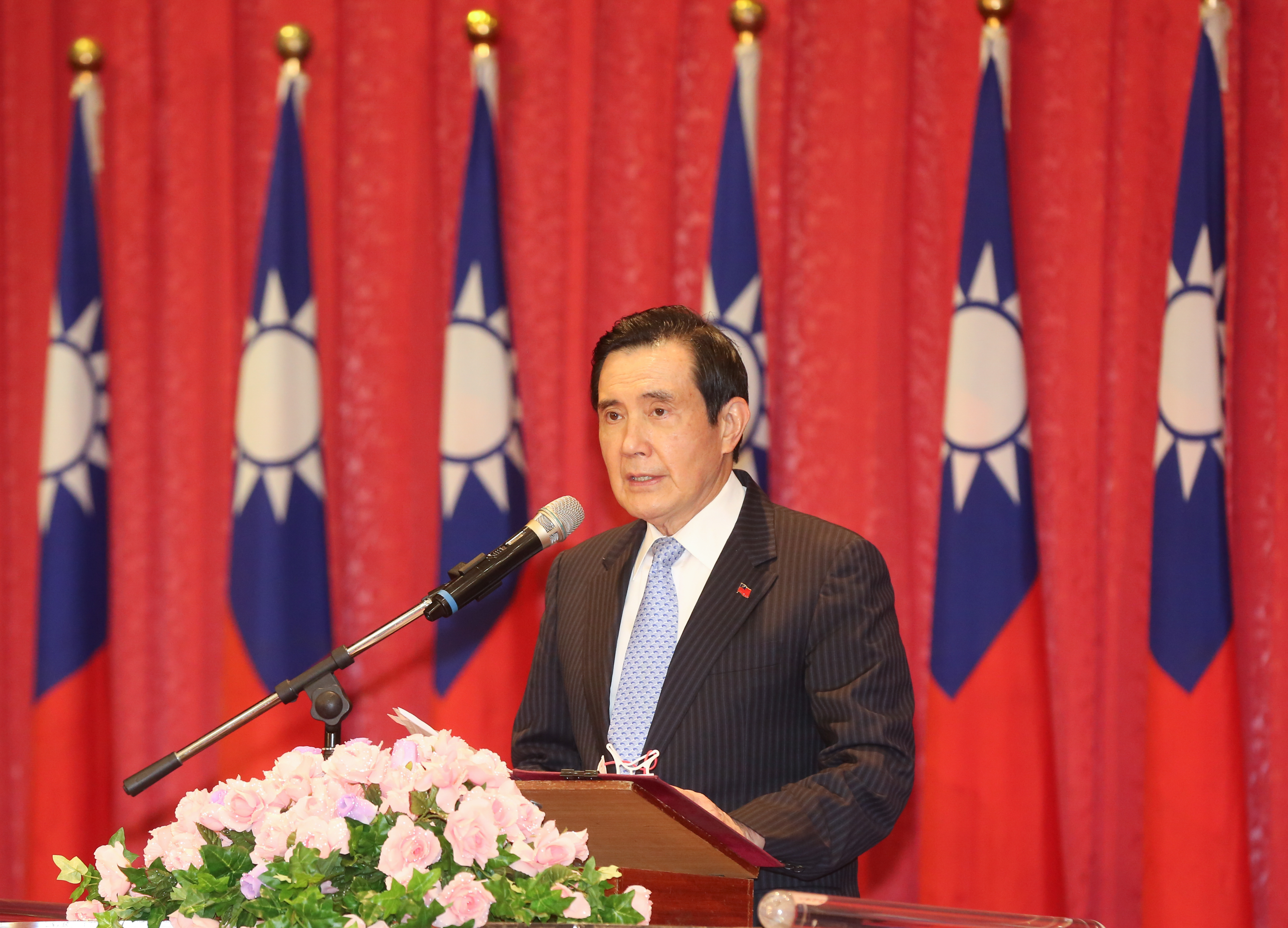 馬英九今上午出席中華戰略學會會員大會，談及中常委選舉爭議，他認為重新改選是可行的方式。