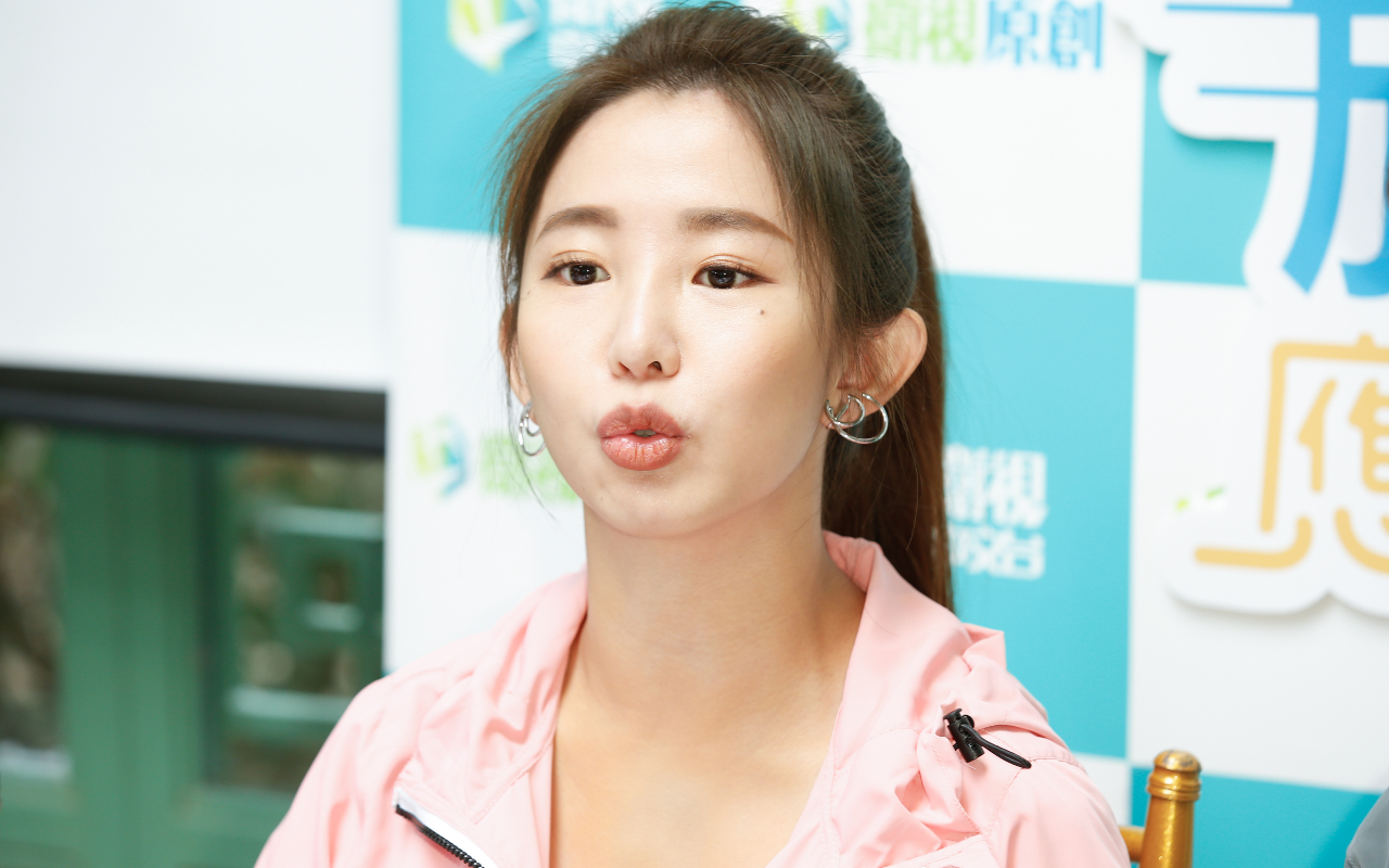 瑤瑤坦言，自己就是喜歡高帥男，「幼稚一點的比較好玩。」