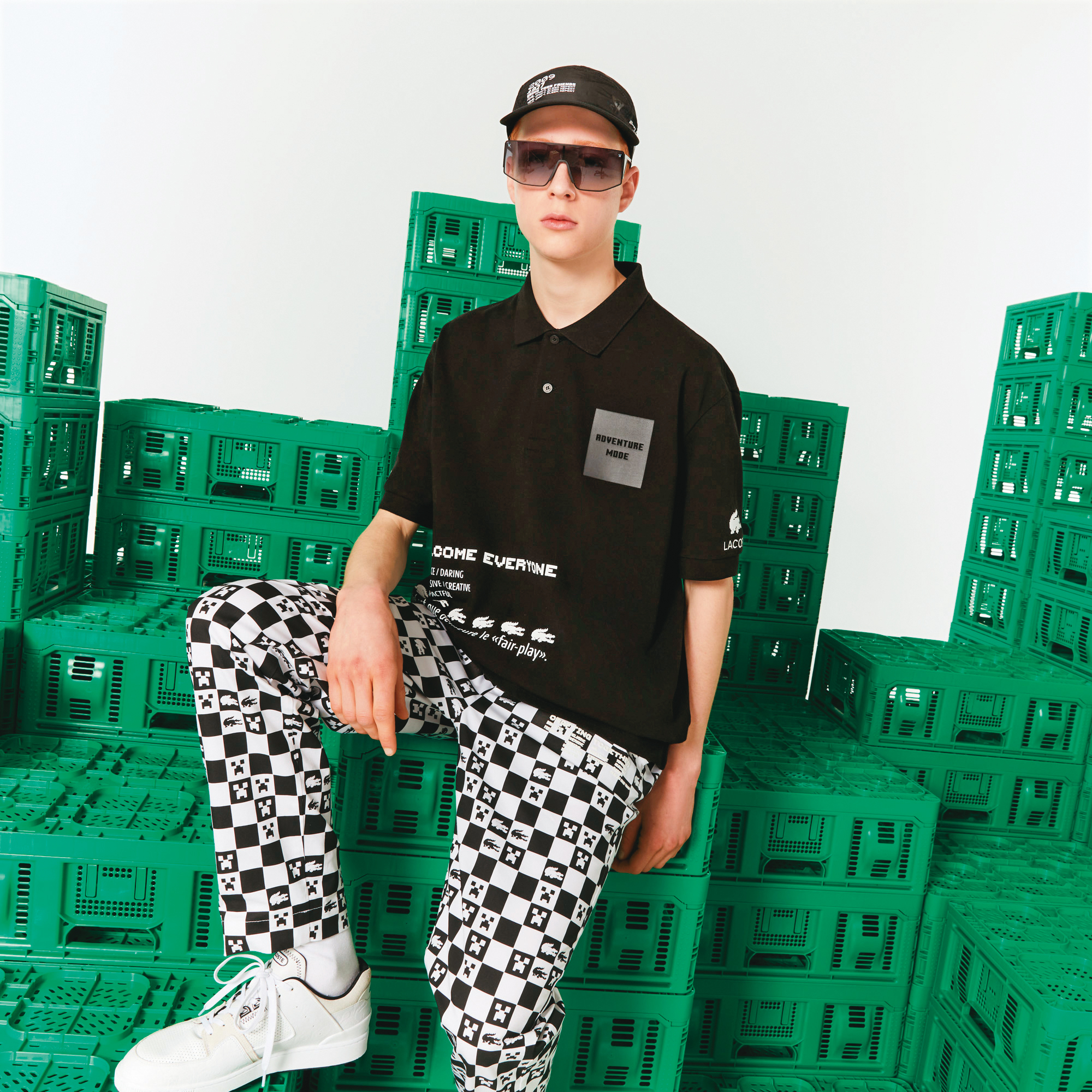 LACOSTE X Minecraft黑色Polo衫NT$5,280、黑白格紋長褲NT$5,280。