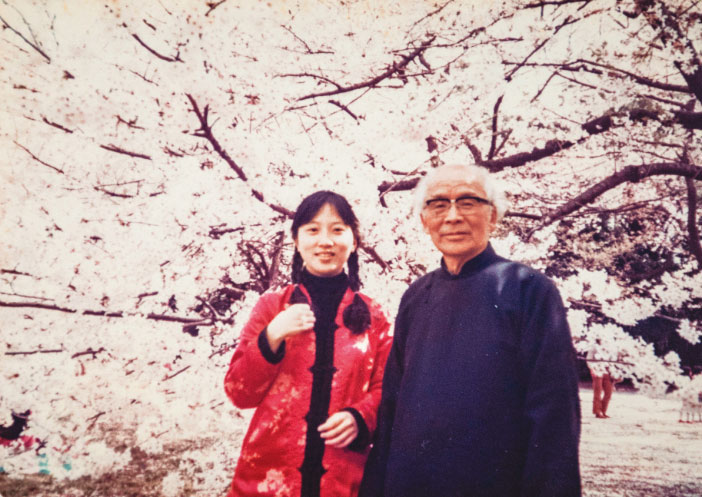 張愛玲前夫胡蘭成於70年代中期來台授課，因緣際會與朱西甯結識，朱天文寫作風格受其影響頗深。（朱天文提供）
