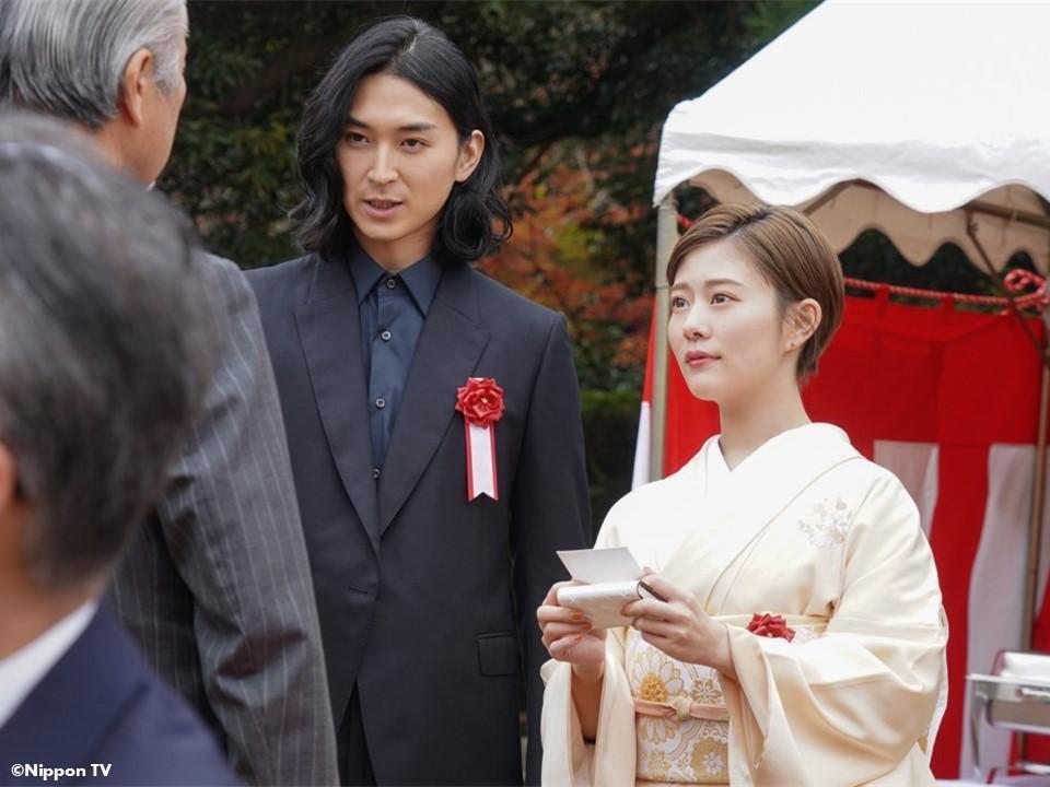 高畑充希與松田翔太在《亂來!我居然會成為社長》去遊樂園約會。(WAKUWAKU JAPAN提供)