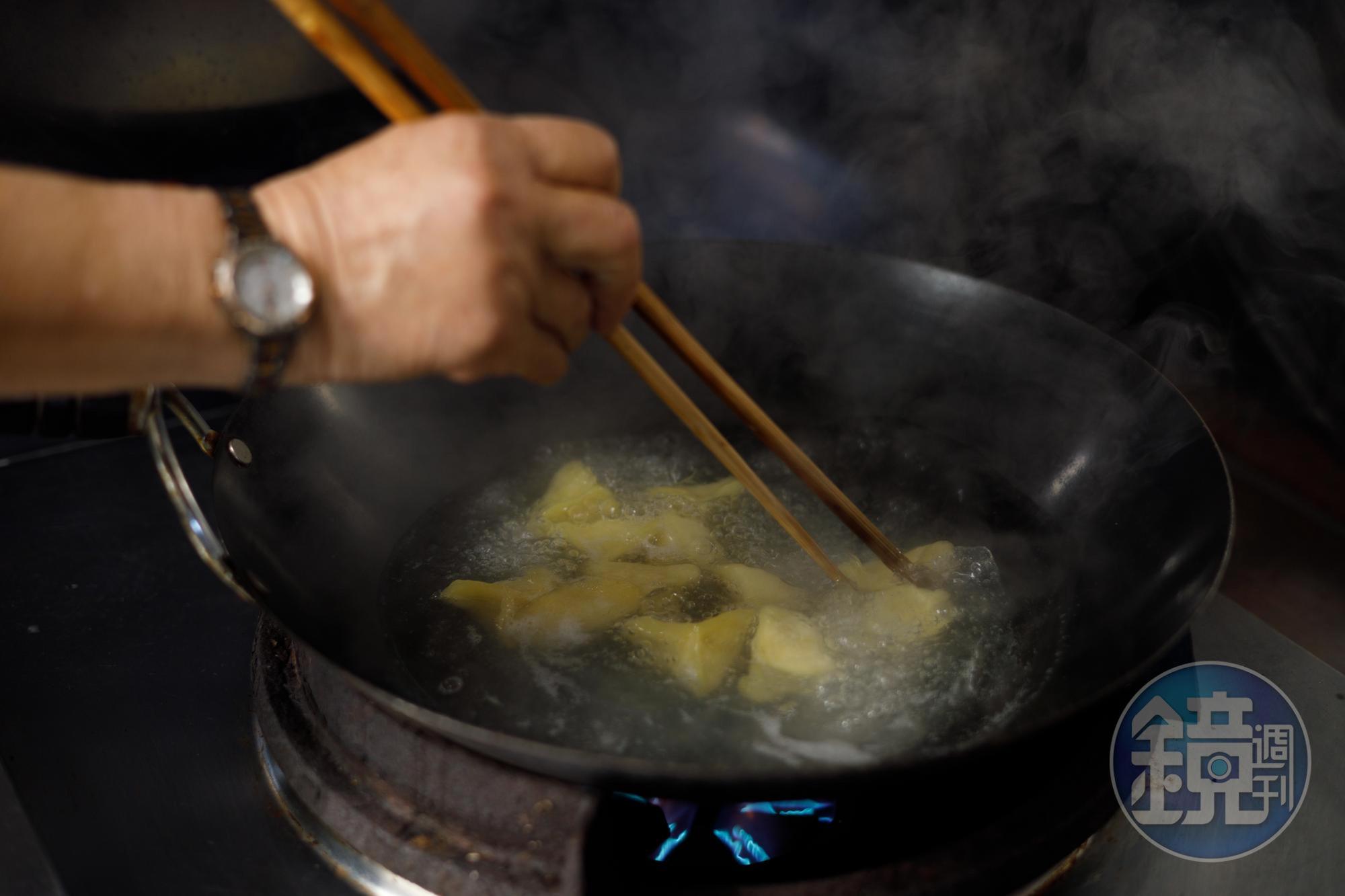 「黃金餃」為馬祖傳統美食,煮、炸、蒸都行。