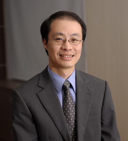 管院許多老師對於必須背債1200萬相當不爽,公開質疑院長謝焸君。(翻攝畫面)