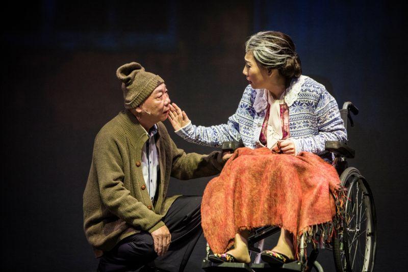 顧寶明和郎祖筠近年在舞台劇《接送情》合作多場演出。(翻攝臉書)