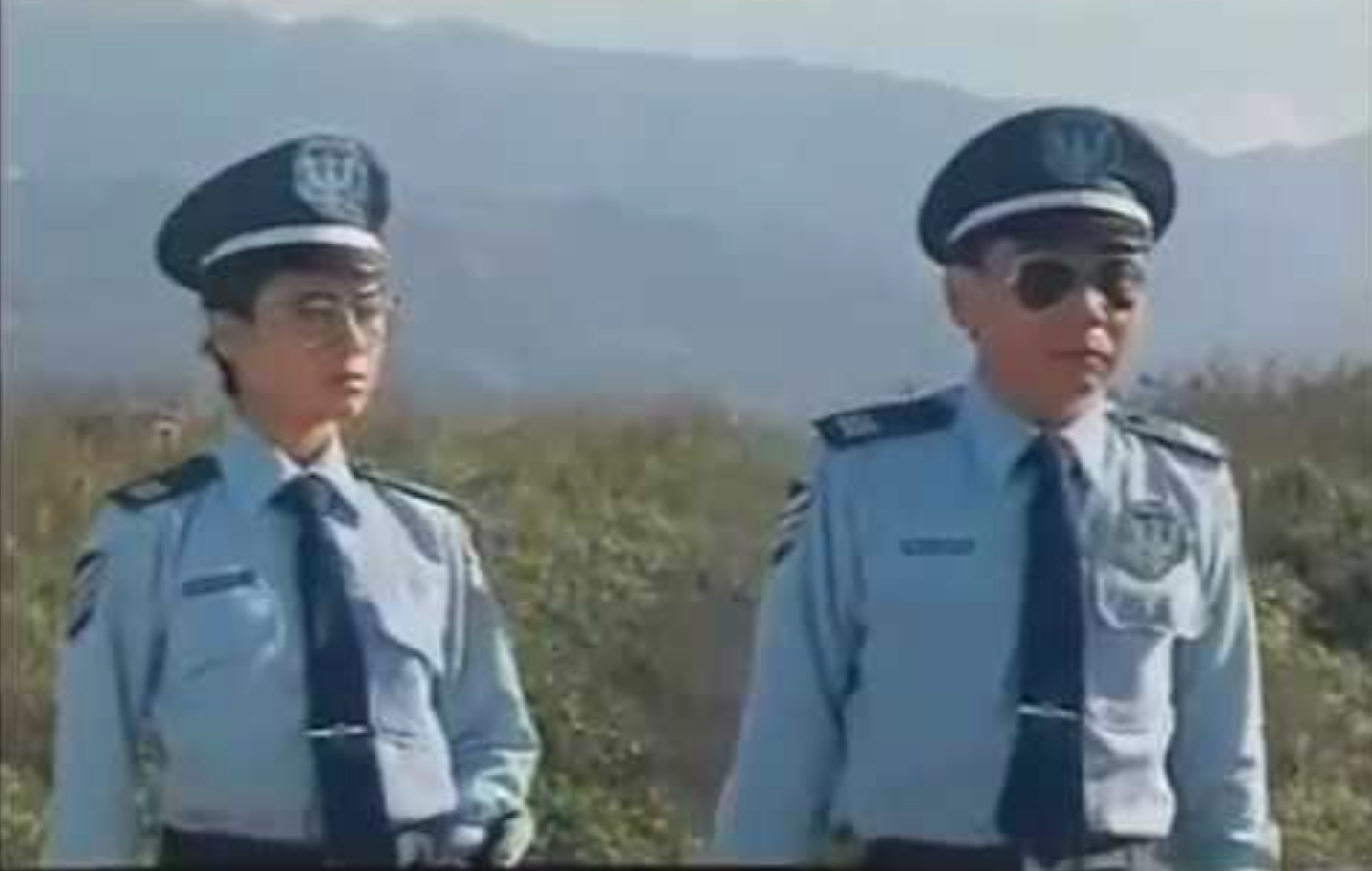 顧寶明（右）曾演出電影《大頭兵》系列讓許多觀眾回憶滿滿。（網路圖片）