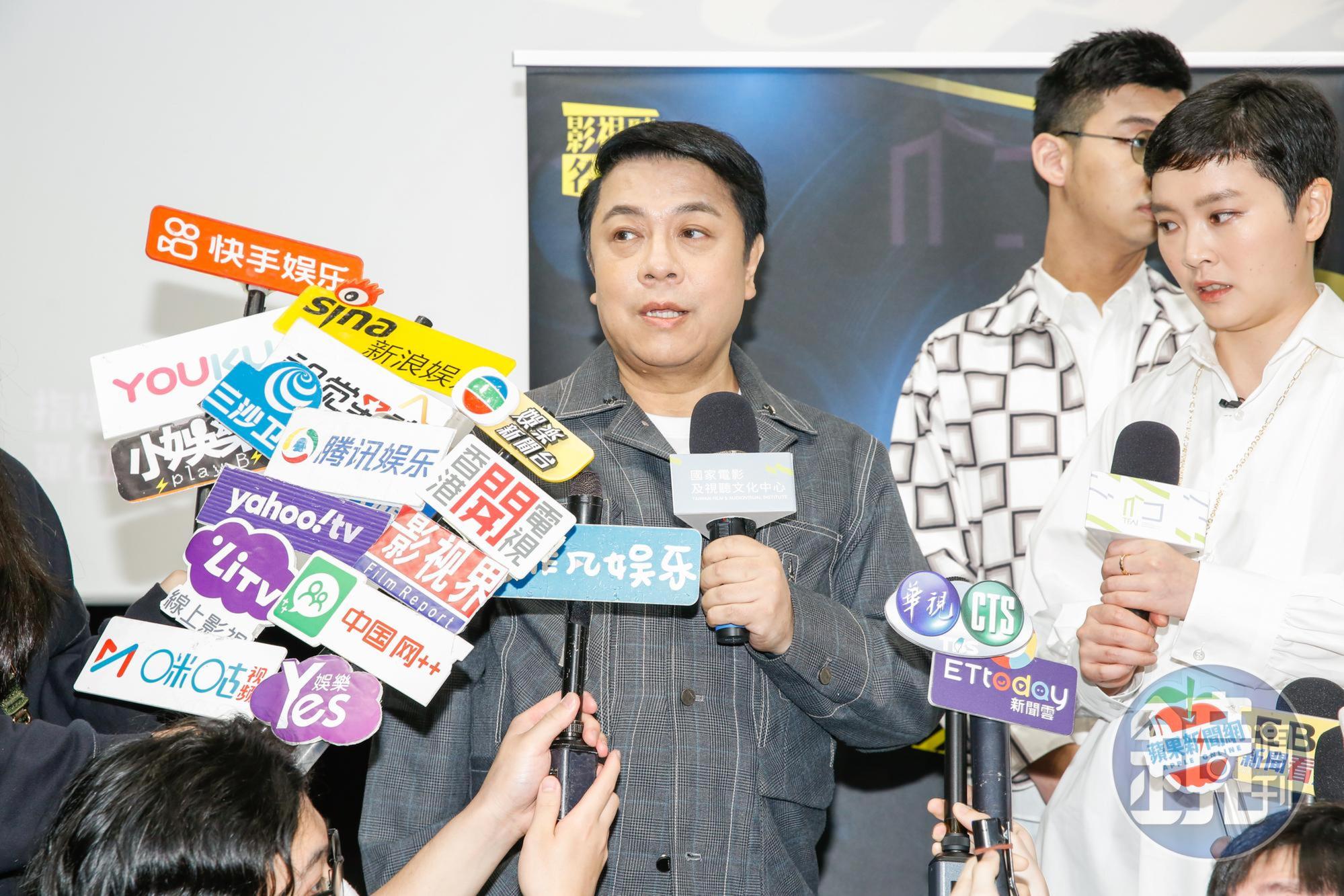 蔡康永對於當初邀請顧寶明演出《吃吃的愛》感到相當高興,但最後卻沒將他的演出剪進正片,也深表遺憾。