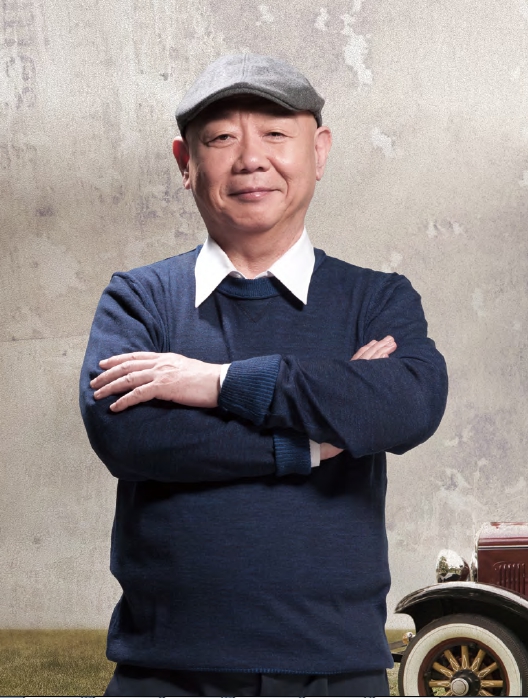 顧寶明遺照帶著溫暖笑容。（果陀劇場提供）