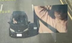 一名網友坐在車上抓癢,竟被拍照開單「未繫安全帶」。(翻攝自Dcard)