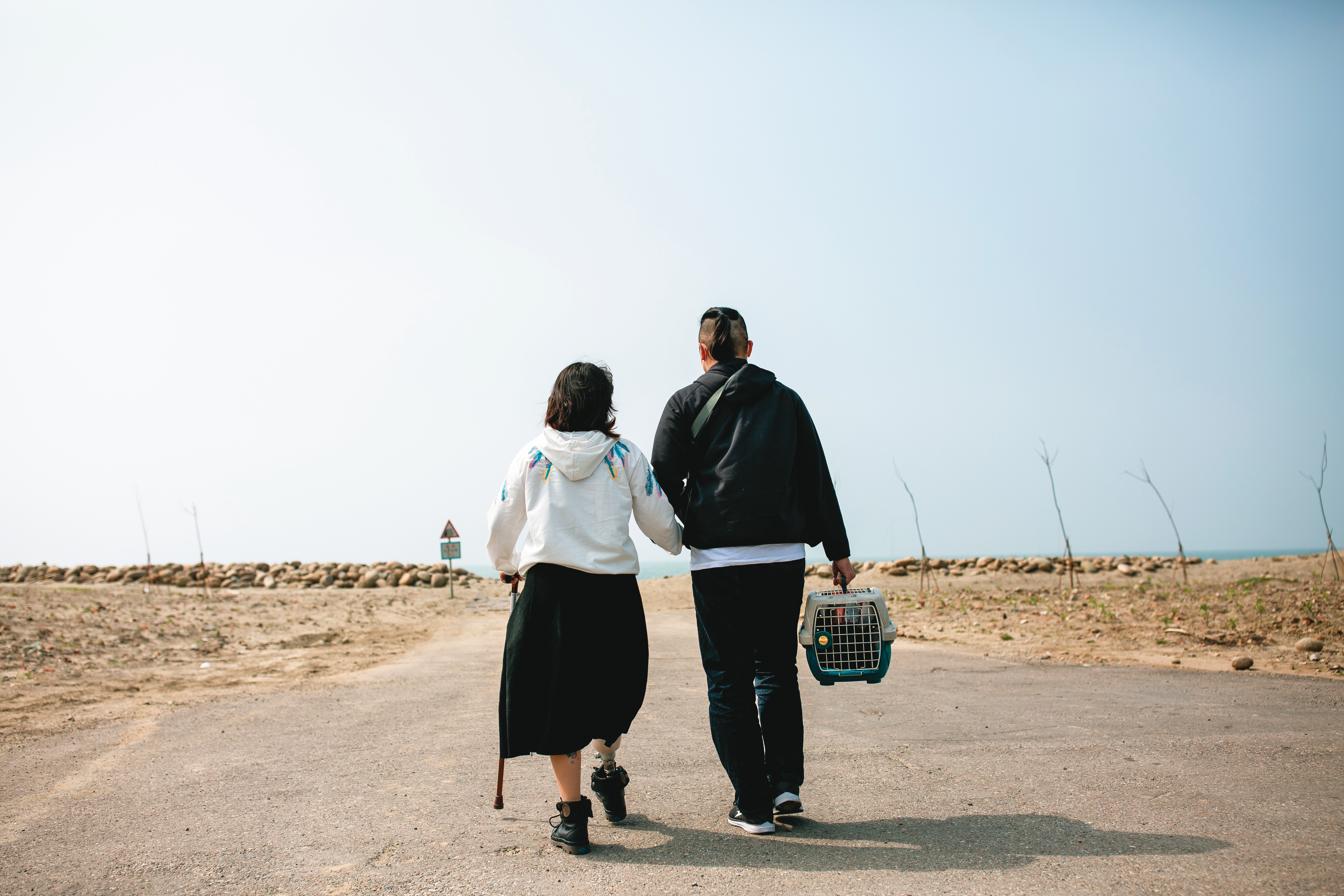 男友（右）成為小熙（左）工傷後生活的重要支柱。