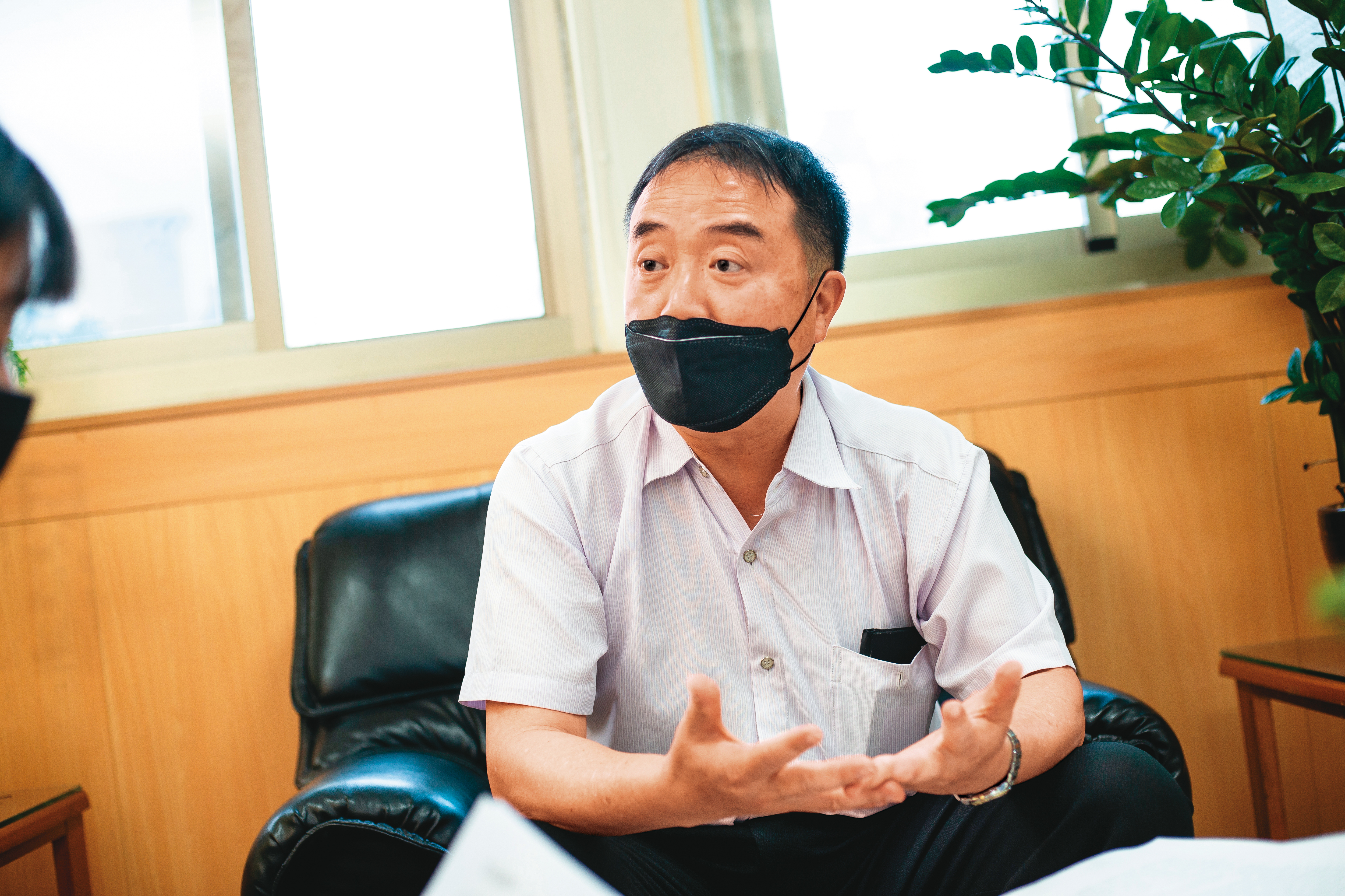 中區職安中心主任李文進指出,他們目前處份華夏海灣塑膠廠局部停工。
