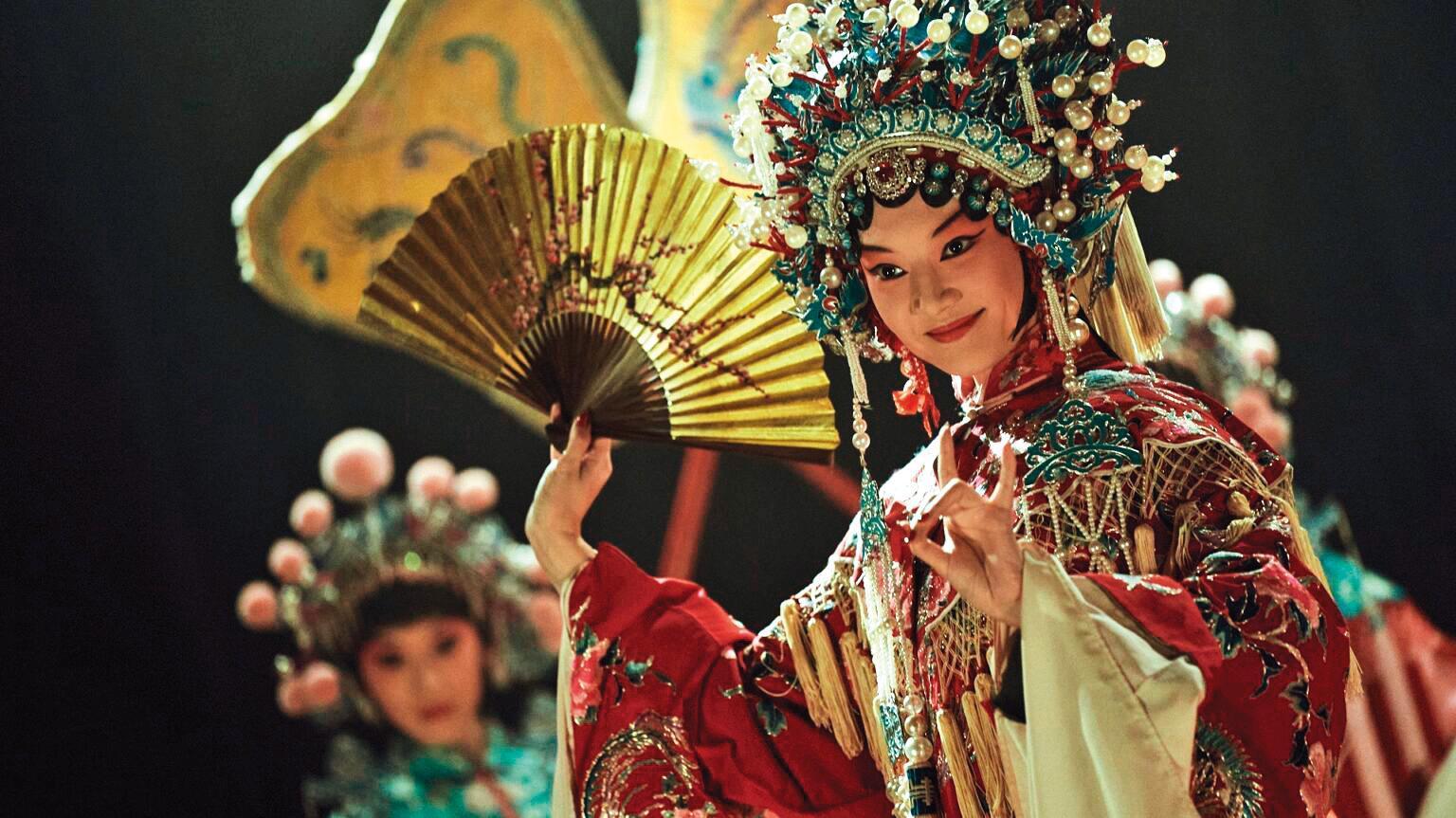 李杏在《茶金》飾演京劇名伶,為揣摩角色費盡苦心。(公視提供)