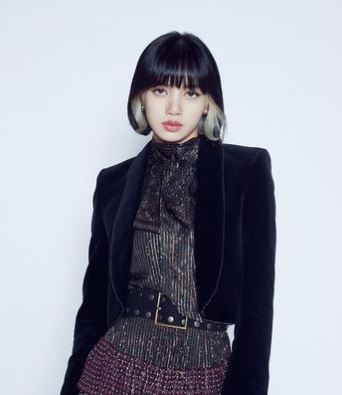 Lisa的髮型是當前女性換造型的範本之一。（翻攝自Lisa IG）