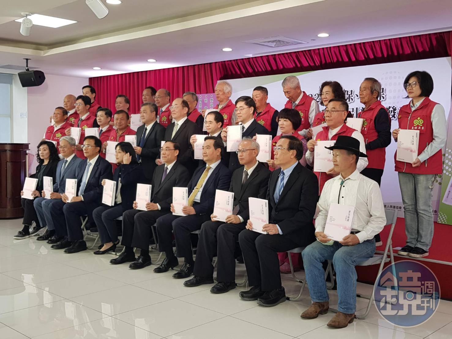 更生保護會成立76年，全台20個分會，每年服務超過1萬2,000人，工作指引新書出版，不但樹立專業化，更能藉此提升服務品質。