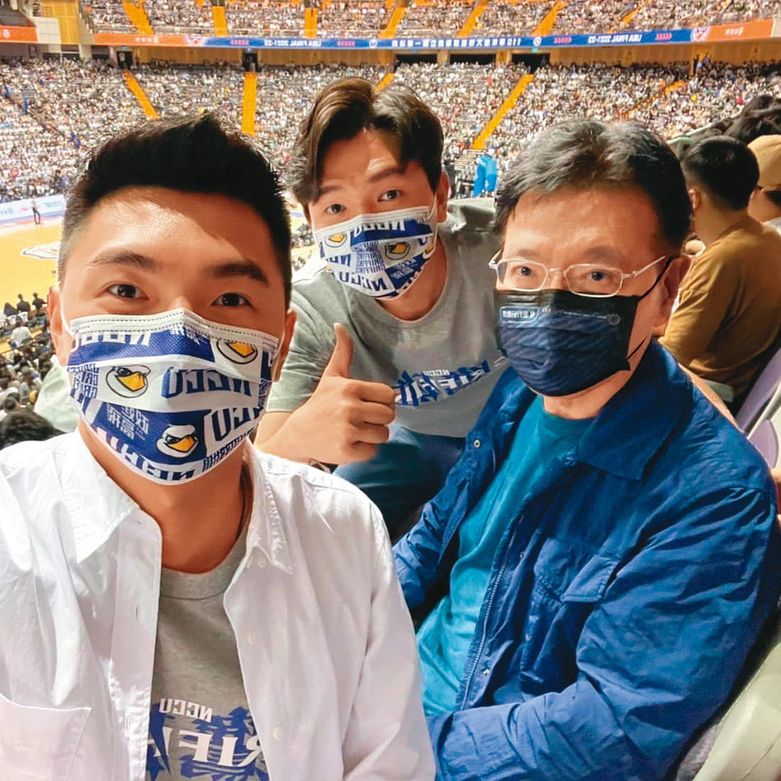 不少國民黨雙北市議員參選人,近日與趙少康(右)合體出席活動,其中包含「侯家軍」人馬呂家愷(中)等人。(翻攝趙少康臉書)