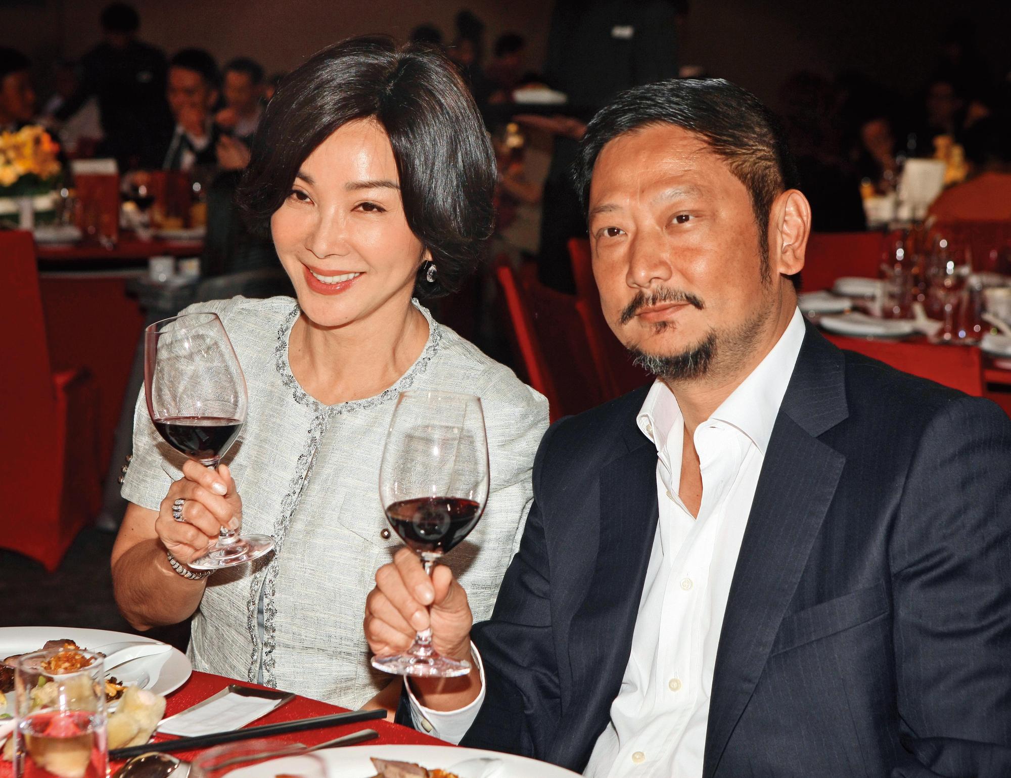 陳美鳳(左)和前夫David(右)曾形影相隨,如今已是前塵往事。(東方IC)