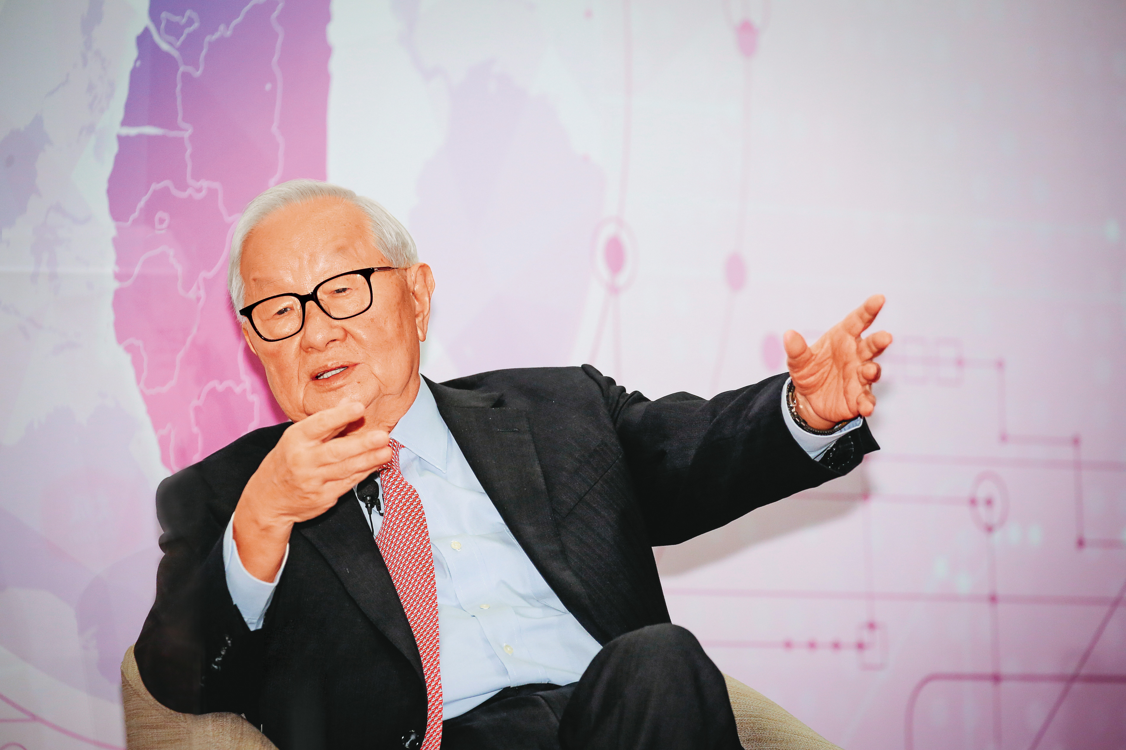 張忠謀曾指出，物聯網是科技業的Next Big Thing，此概念若套用在汽車業，車聯網將成為自駕車的Next Big Thing。