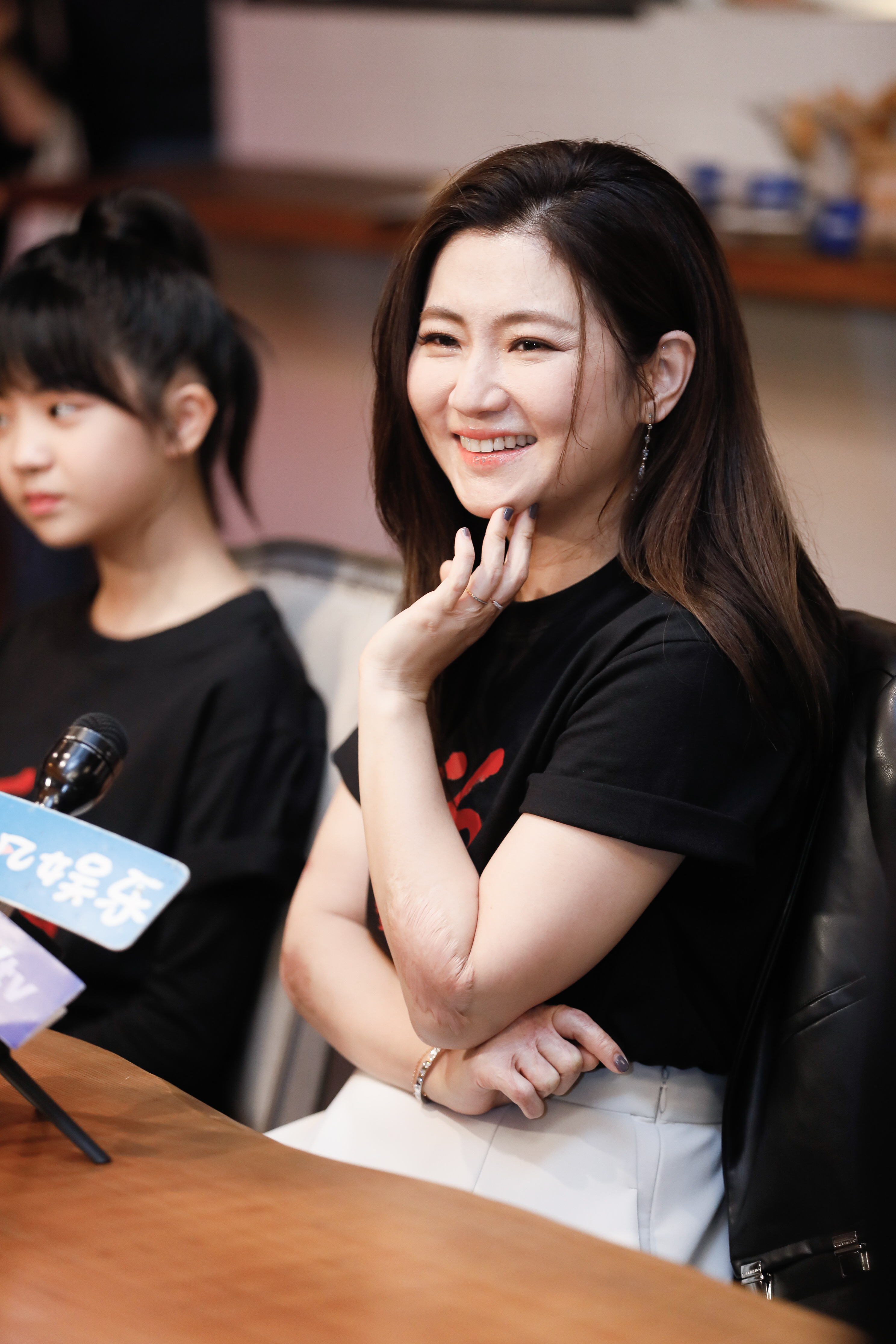 屢被問及新戀情，Selina嬌羞不已。