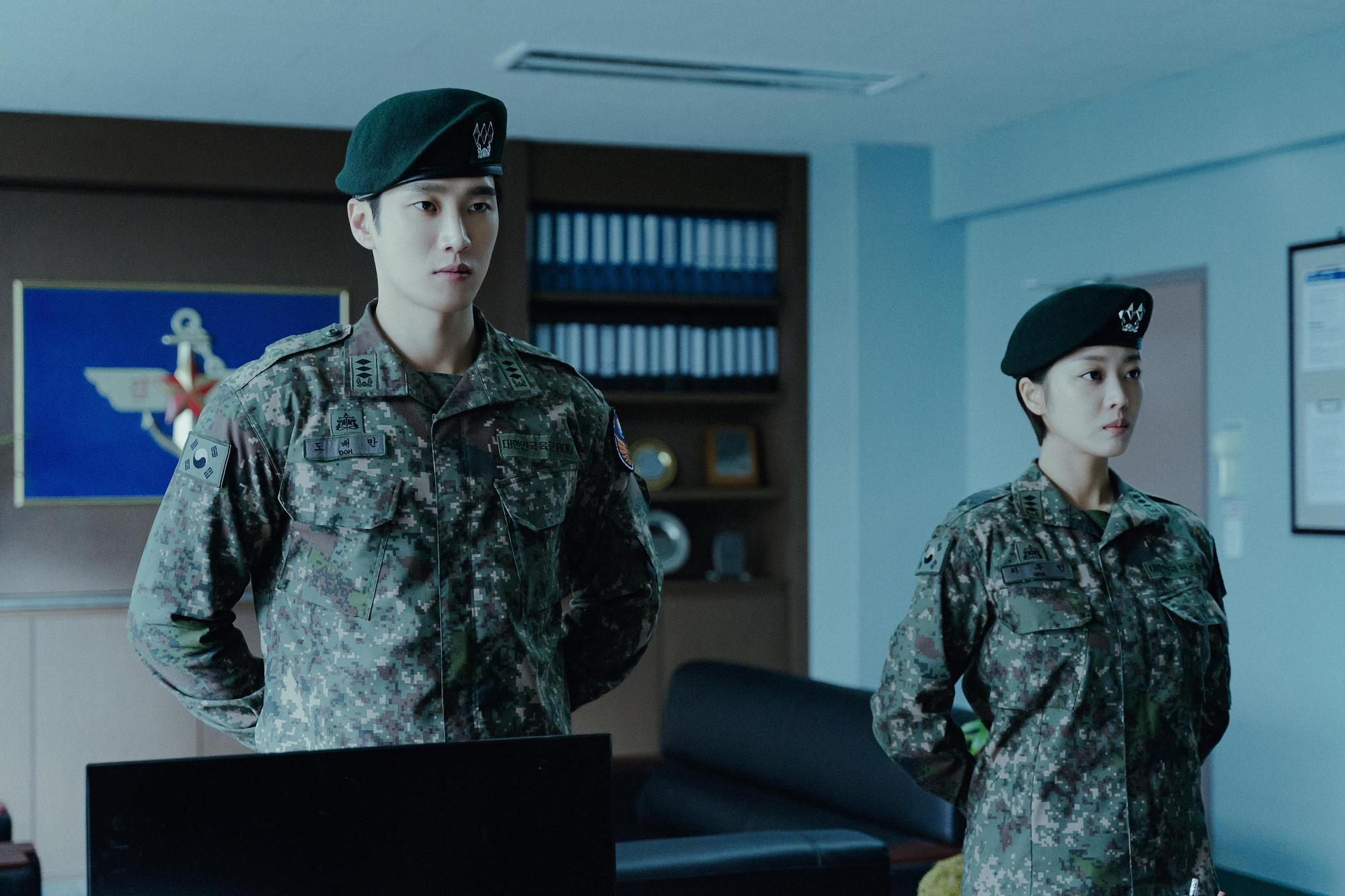 安普賢與曹寶兒主演《軍檢察官多伯曼》收視率相當亮眼。(friDay影音提供)