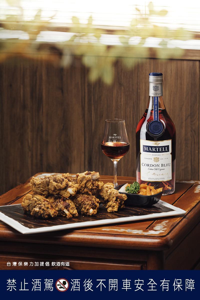 金蓬萊的排骨酥外酥脆、內肉汁飽滿，看似單純確最為經典，如同馬爹利藍帶傳奇而經典的醇厚、芬芳。