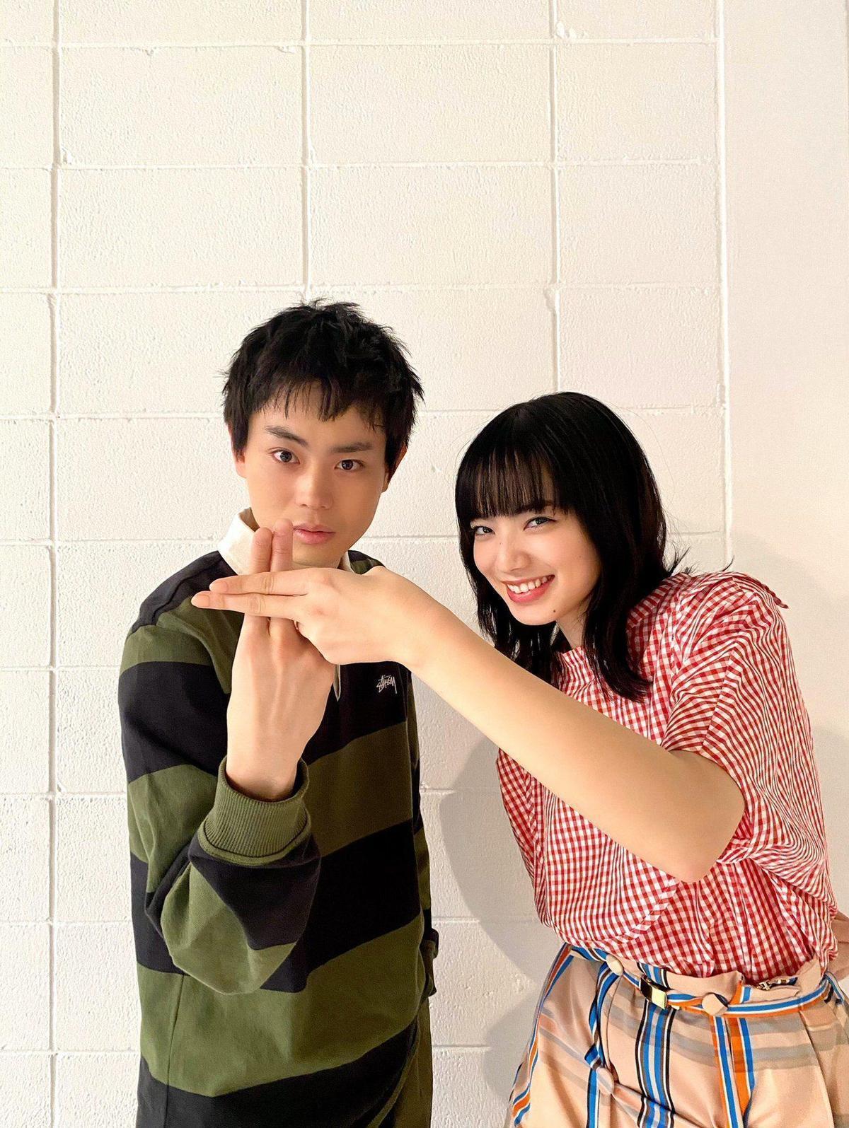 菅田將暉與小松菜奈夫婦宣布確診新冠肺炎。(網路圖片)