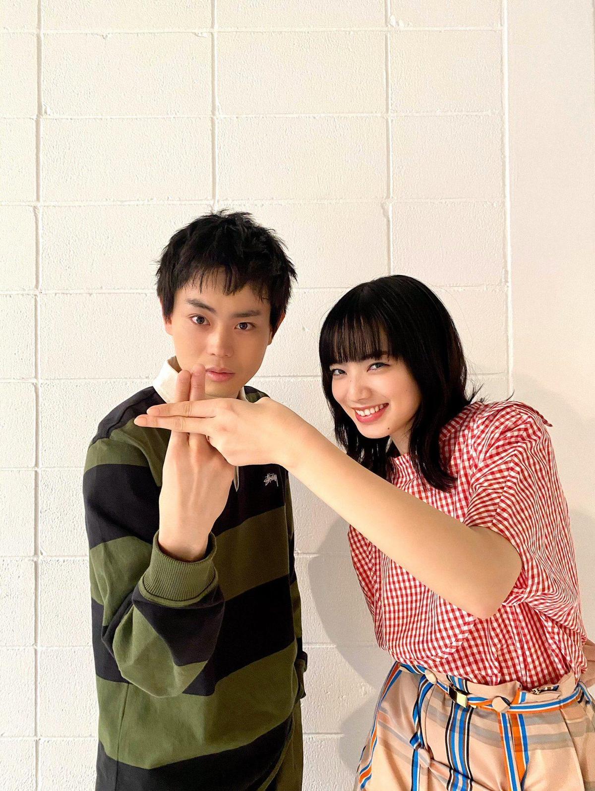 菅田將暉與小松菜奈夫婦宣布確診新冠肺炎。（網路圖片）