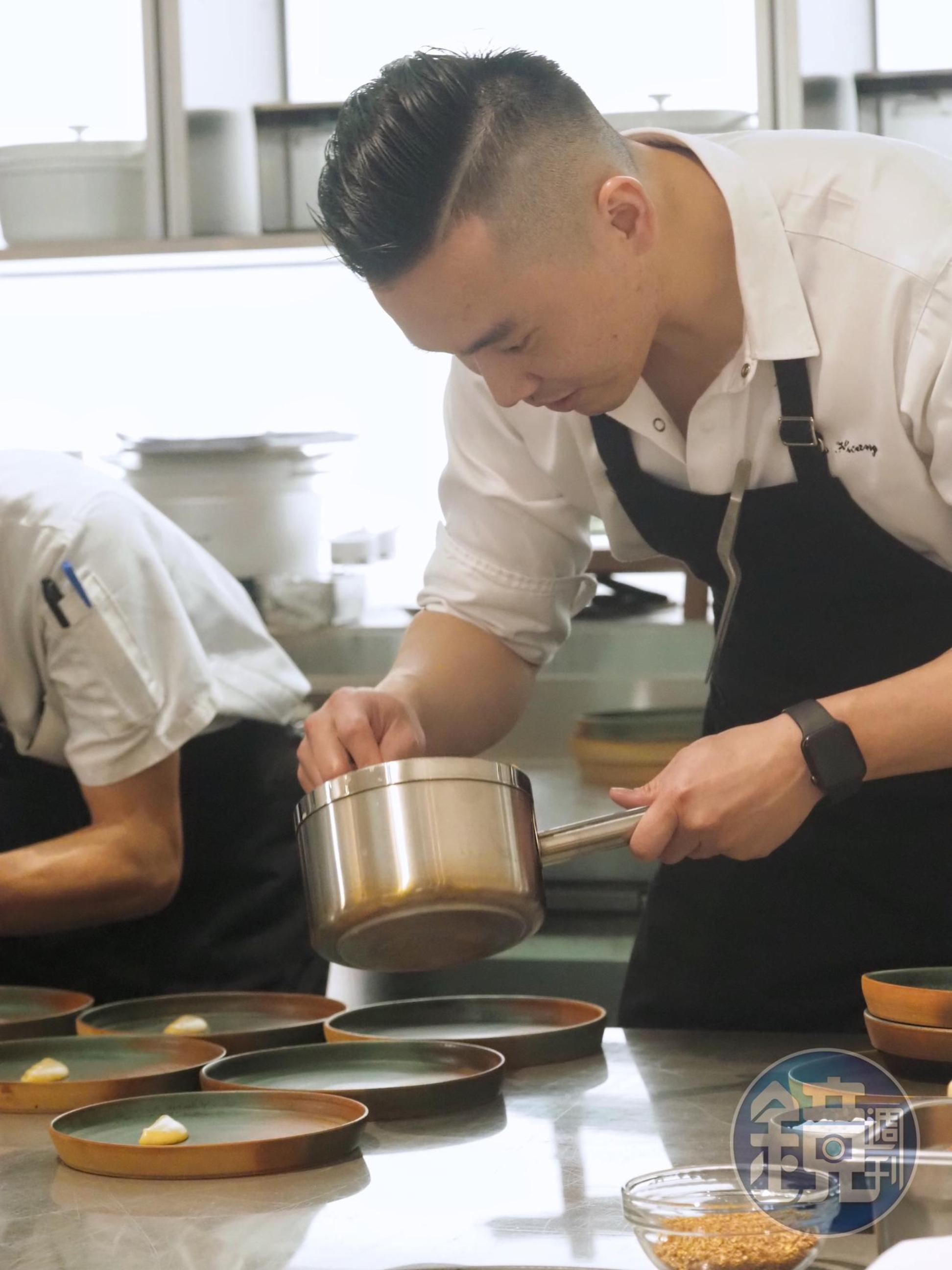 恆隆行請來「VG Seafood Bar」主廚，推出玩轉小吃的「拆解夜市」套餐。