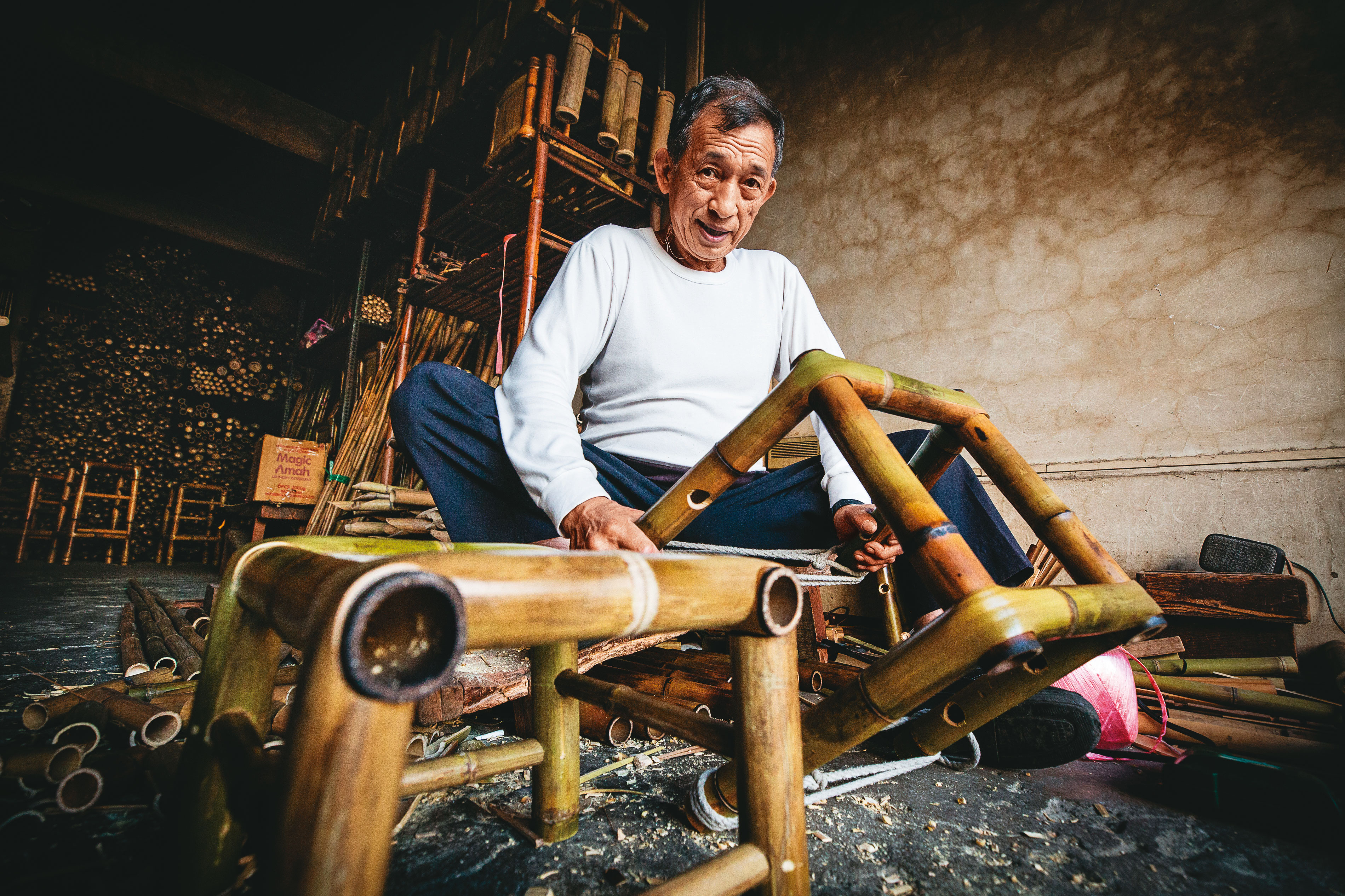 王壬輝做竹50年，以善變應世代萬變，才將幾近消失的老技藝保存傳承。