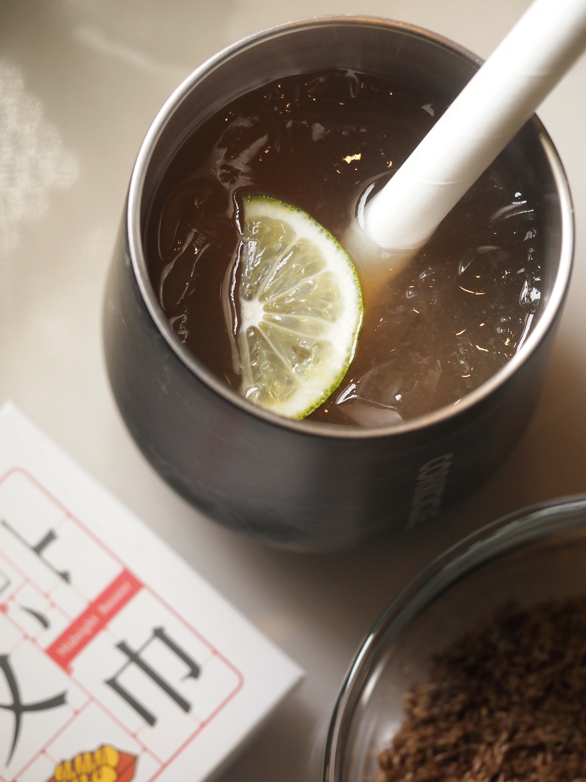 主食與甜點間的清口飲品是甜酸適口的「手搓愛玉」。