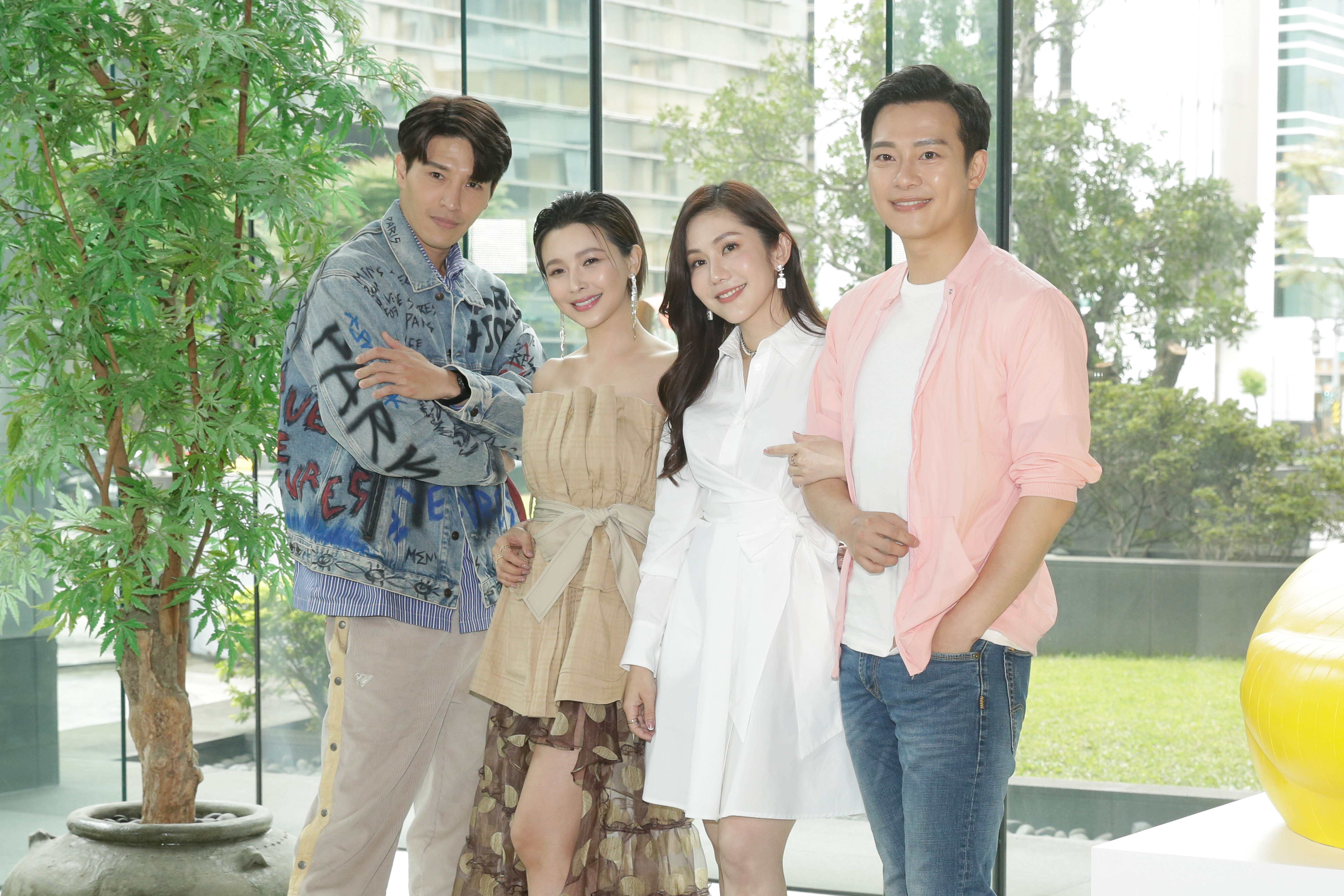 王宇婕與吳婉君、龍語申及林則希出席三立八點台劇《一家團圓》記者會造勢。