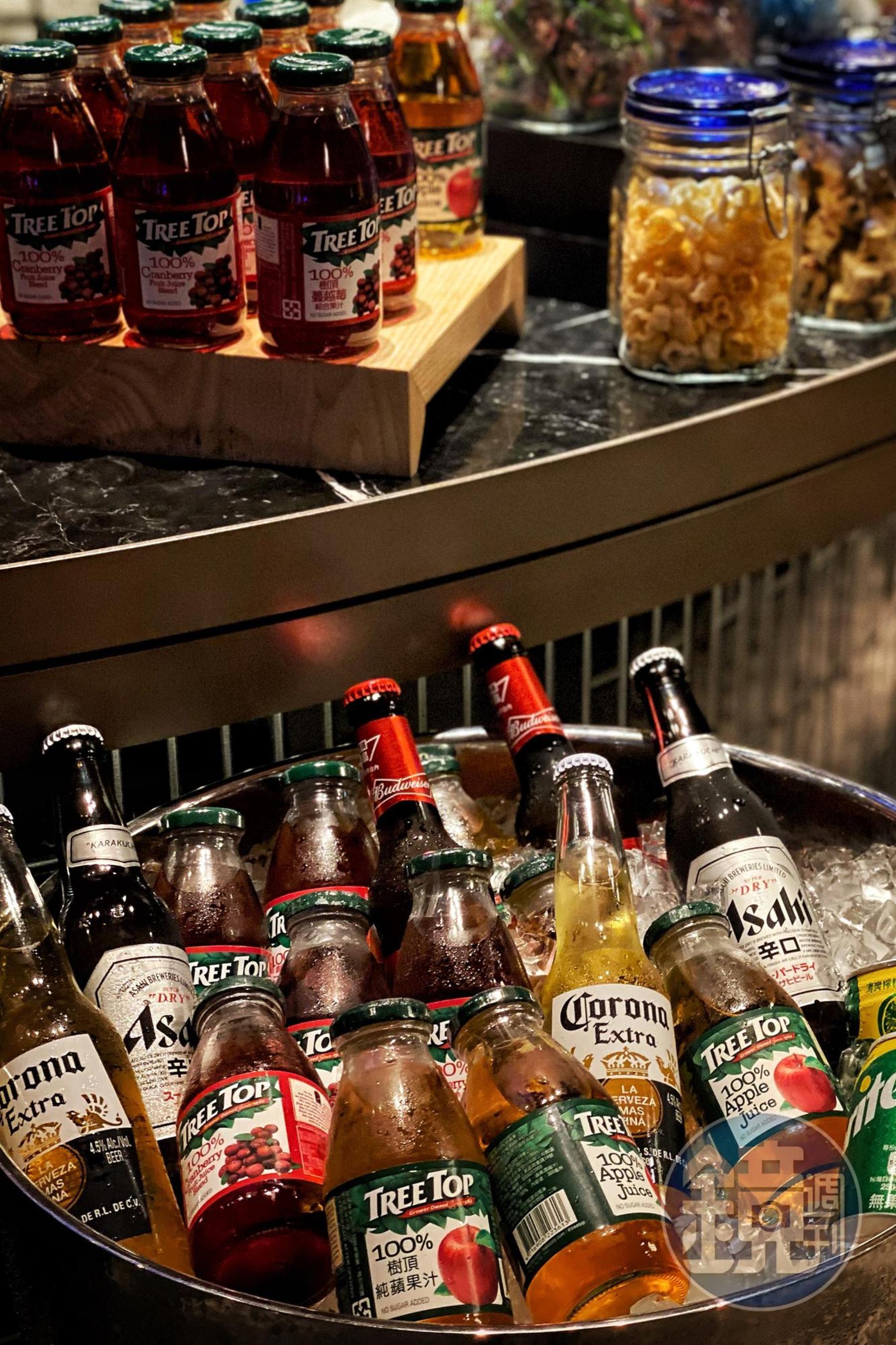 結束Xpark夜間導覽行程,旅客可以回到Blu Bar享用各式各樣的飲品。