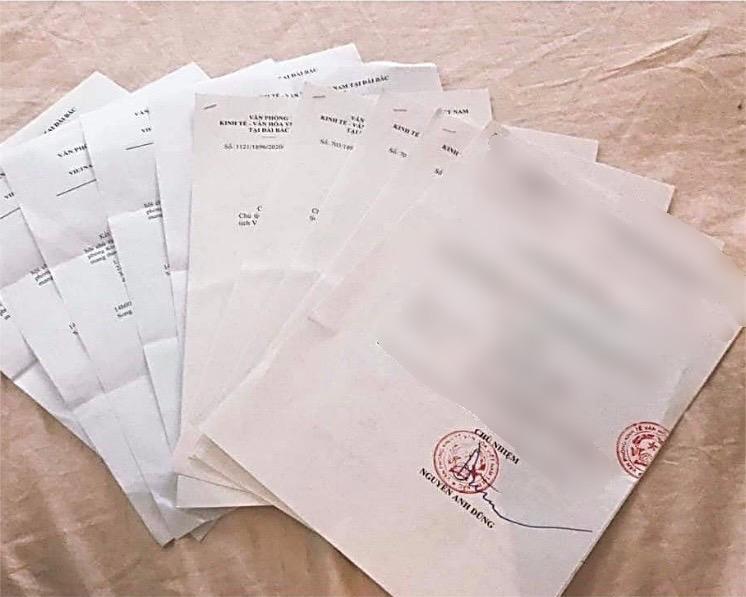 移民署查扣代辦文件。（移民署提供）