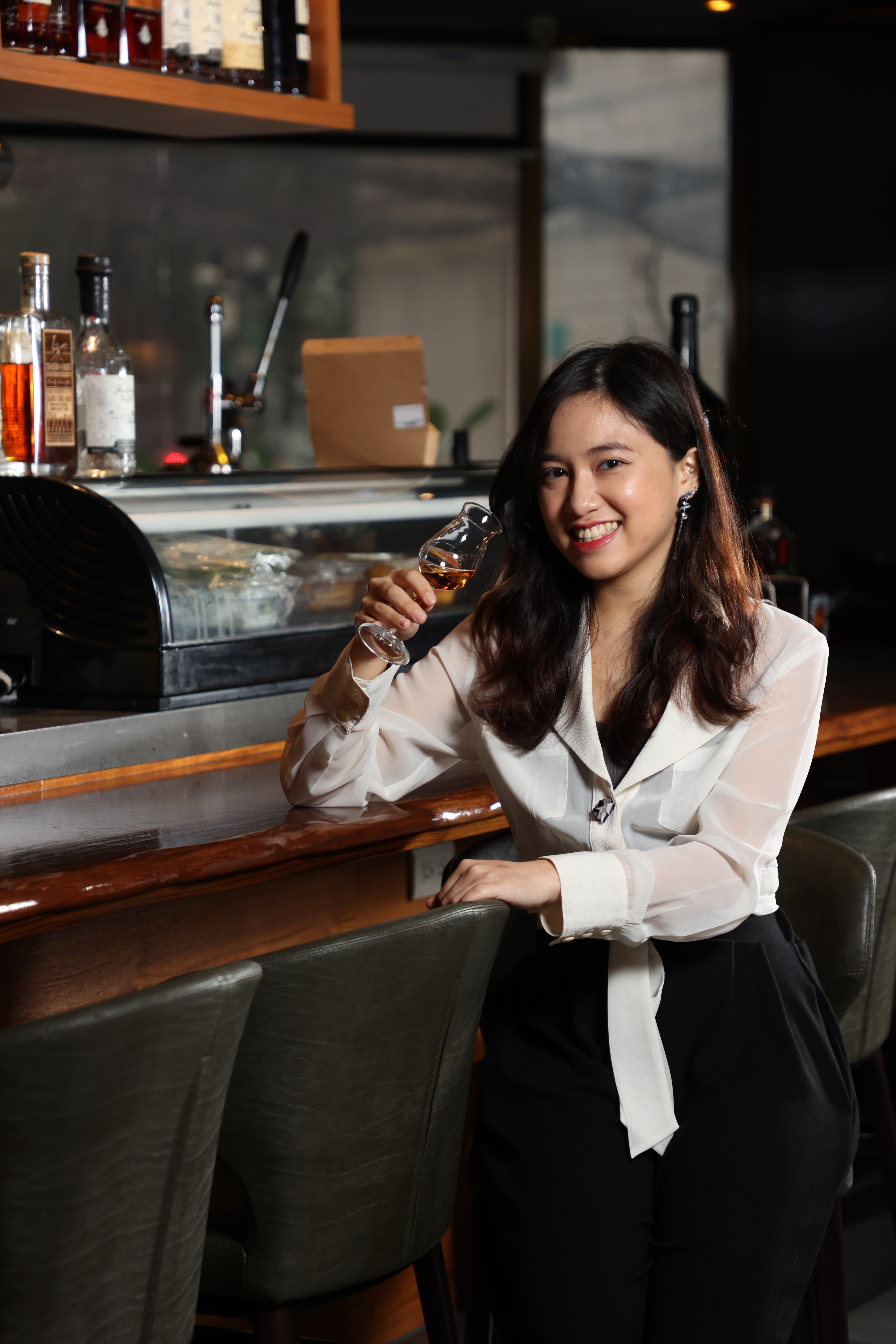 「OLE Rum Bar and Tapas」蘭姆酒專業講師賴衣琳的味覺敏銳,詮釋起酒款生動迷人。